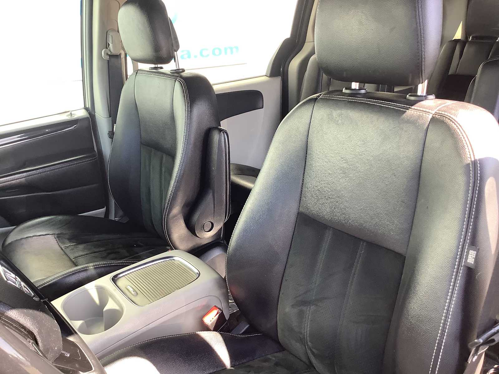 Thumbnail: 2017 Dodge Grand Caravan - 11