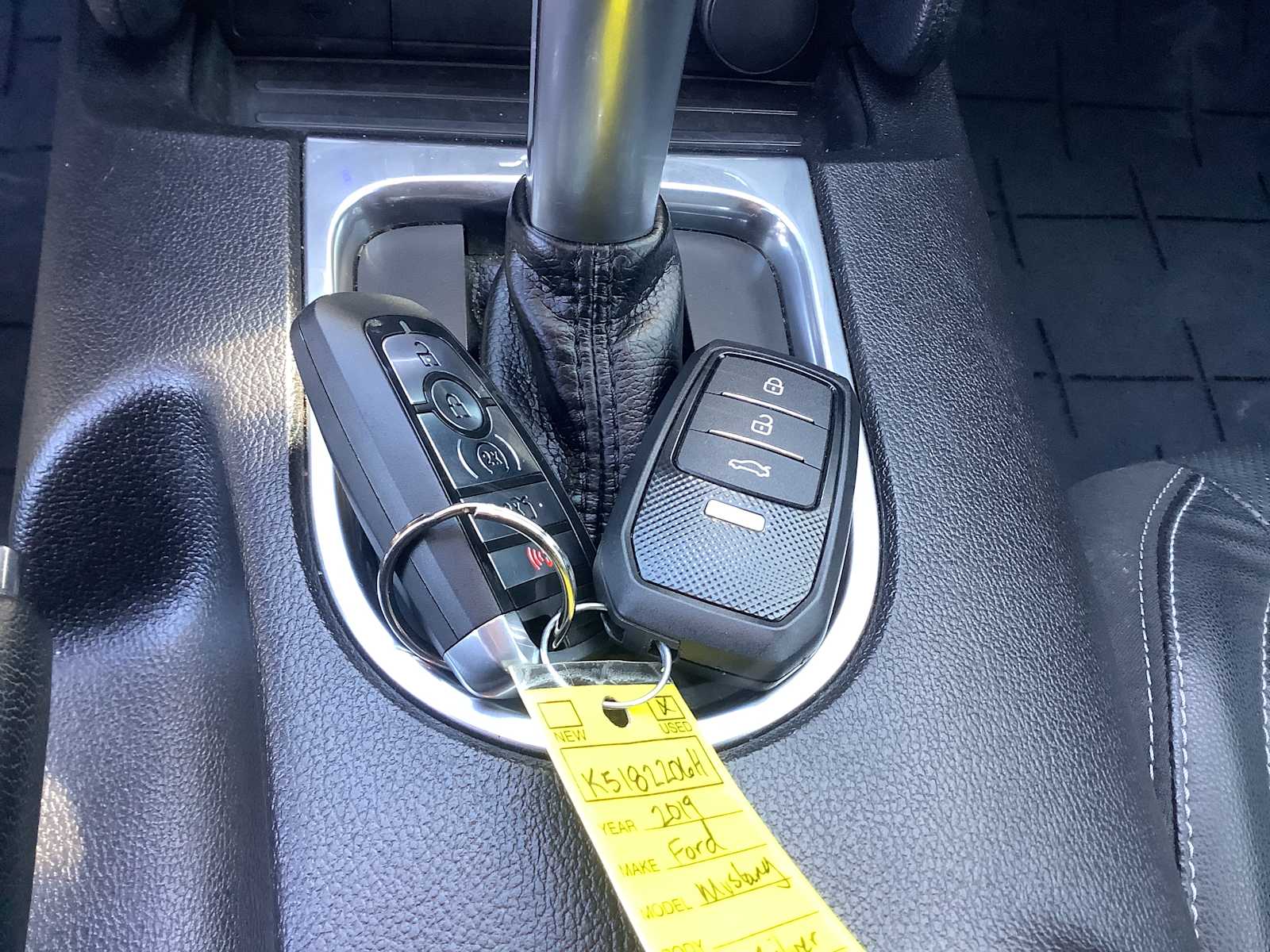 2019 Ford Mustang GT Premium - Photo 19