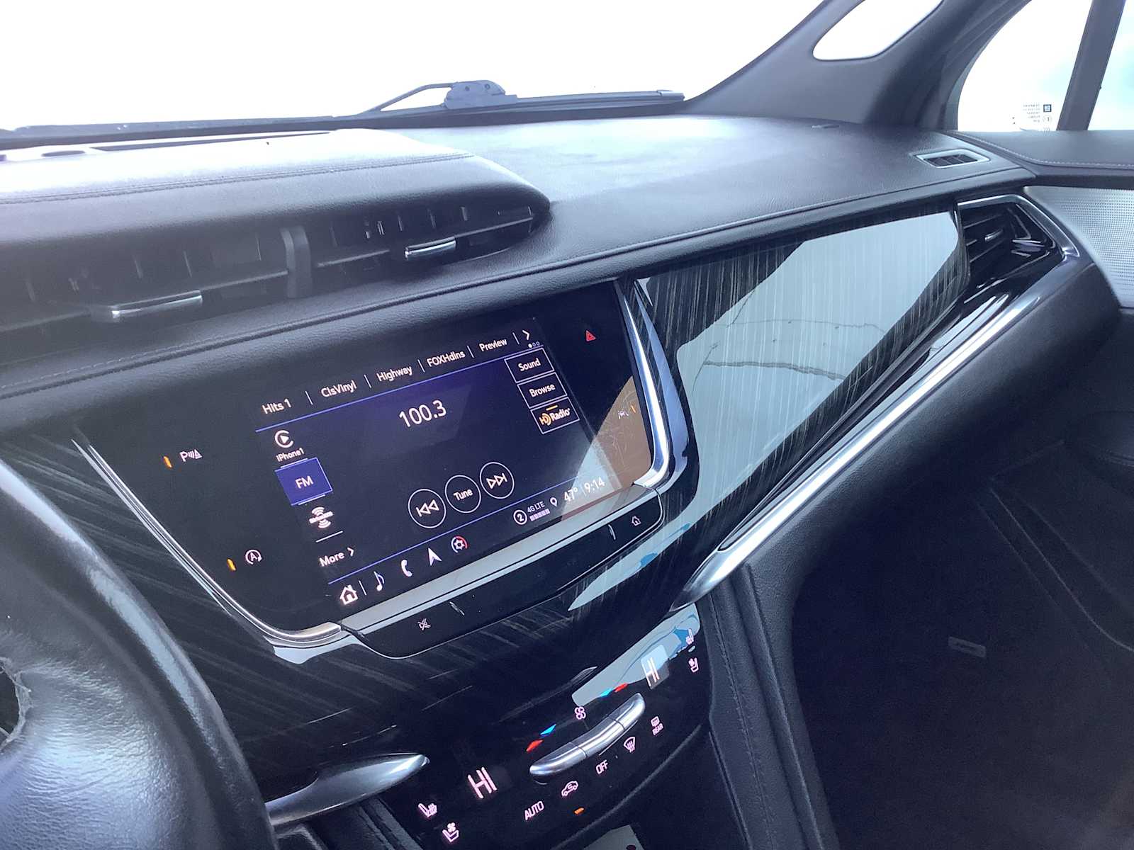 Thumbnail: 2023 Cadillac XT6 - 17