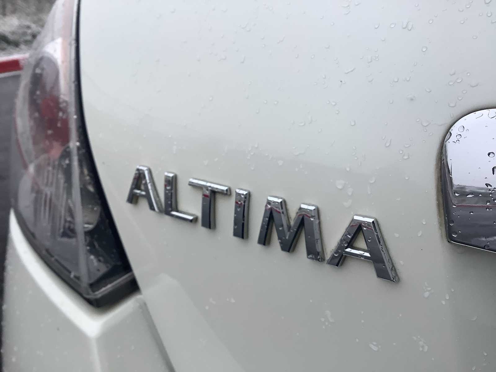 Thumbnail: 2011 Nissan Altima - 6