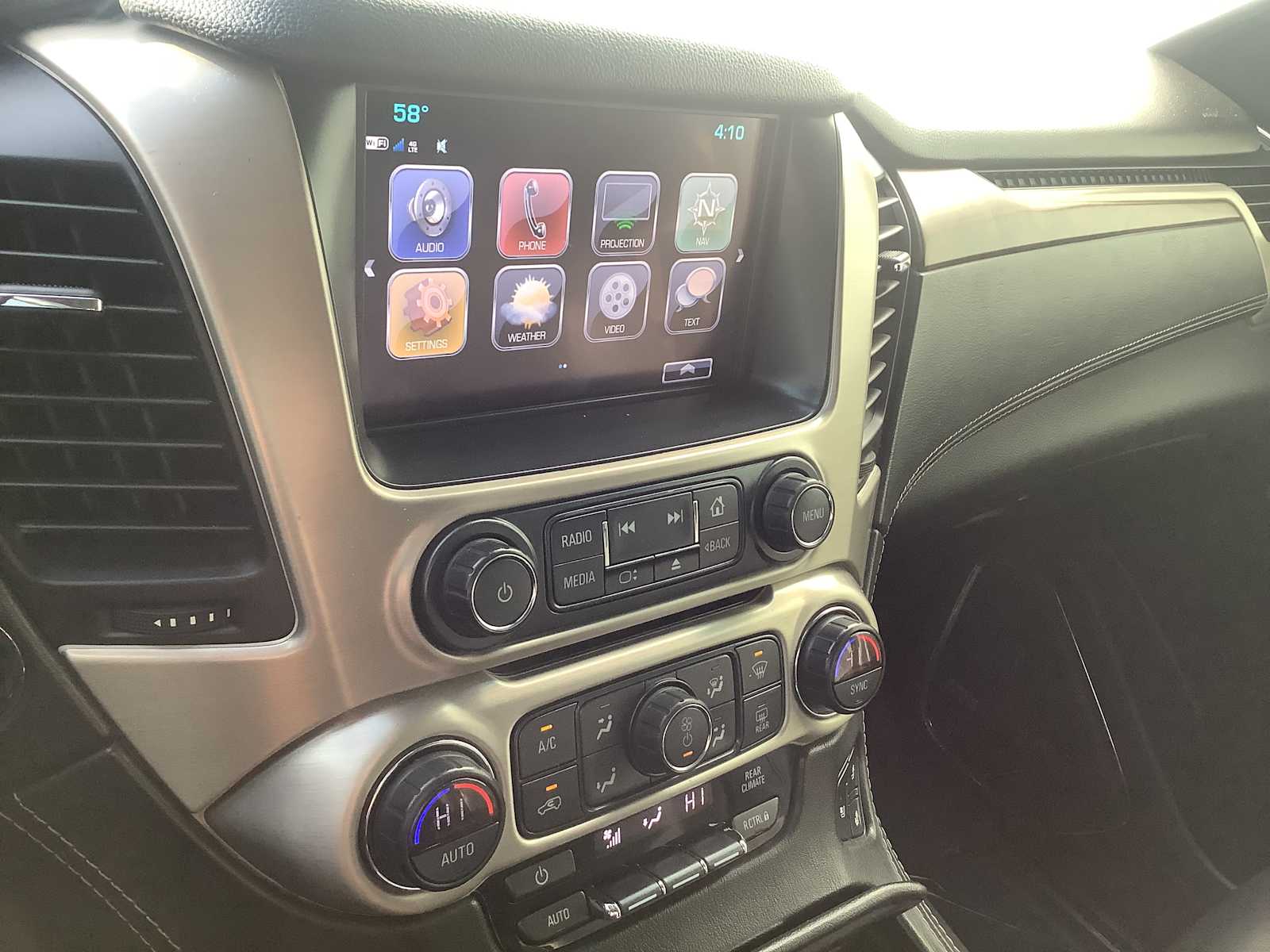 Thumbnail: 2019 GMC Yukon XL - 16