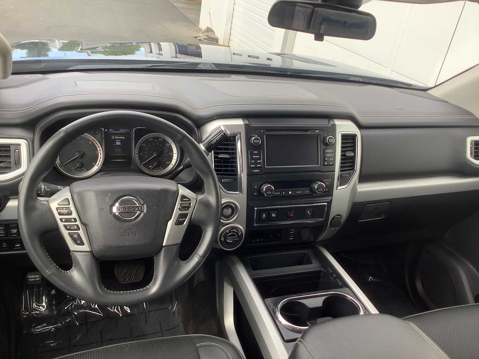 2018 Nissan Titan XD Pro-4X - Photo 10