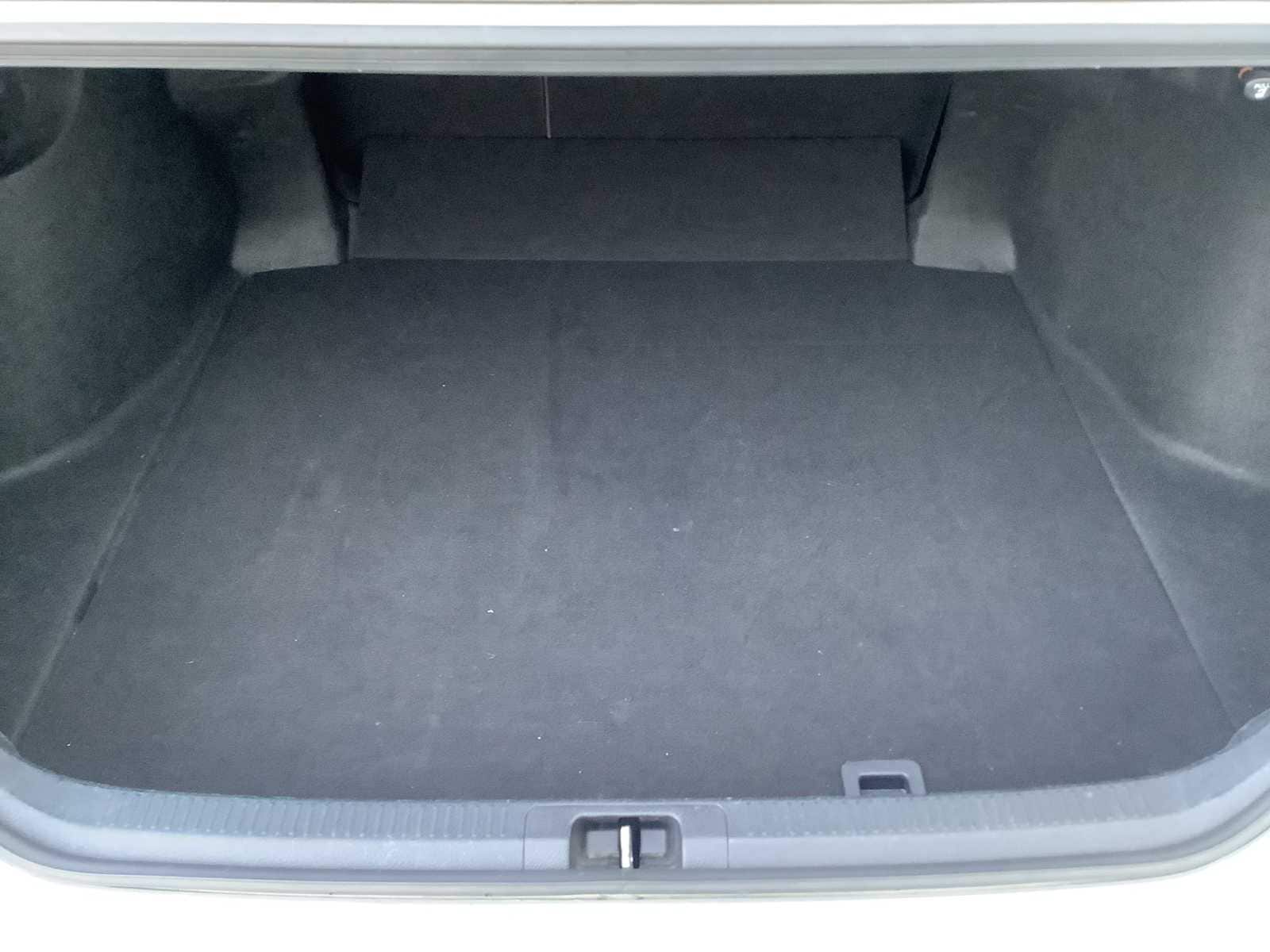 Thumbnail: 2022 Toyota Camry - 14