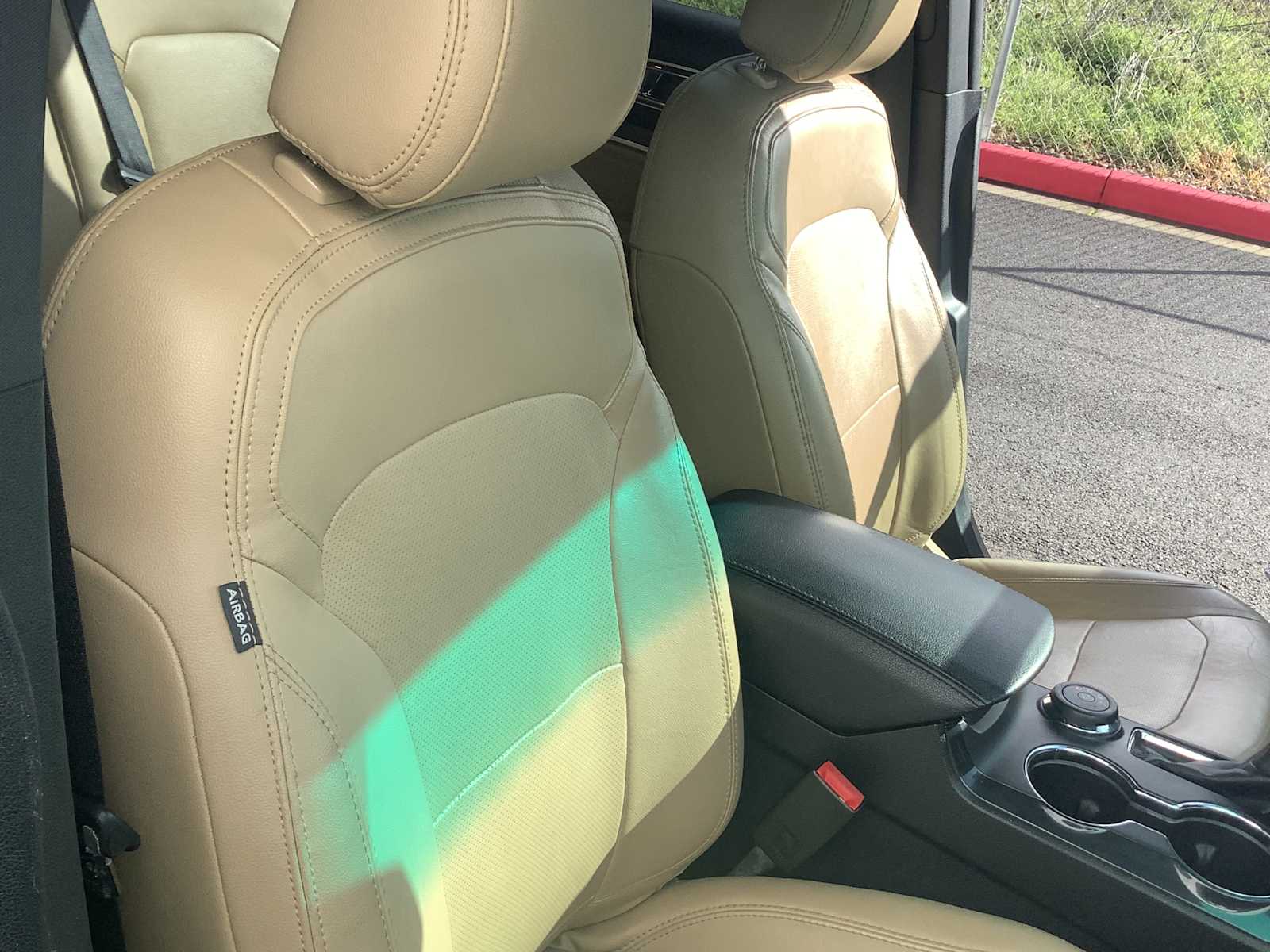 Thumbnail: 2016 Ford Explorer - 14