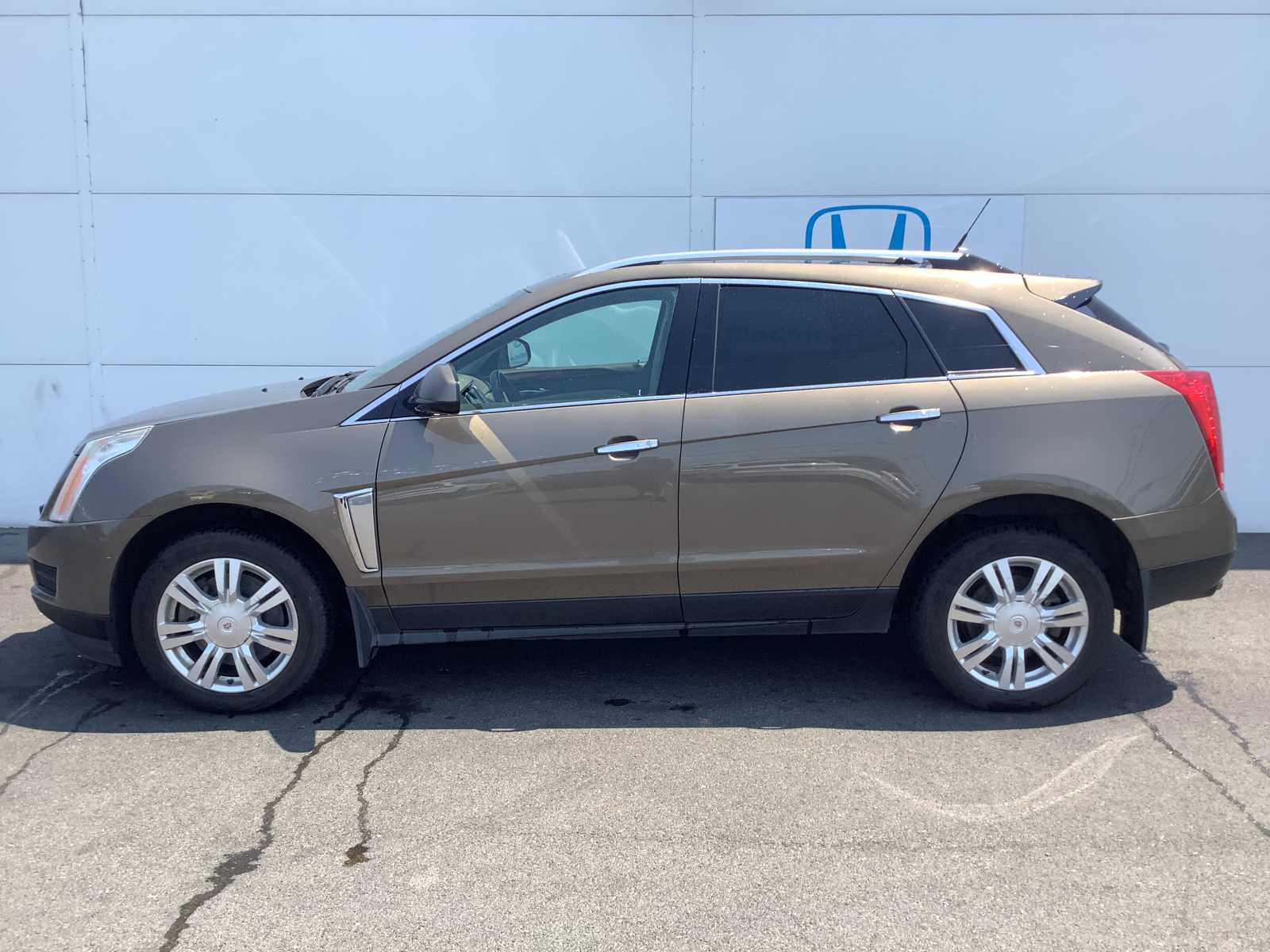 Used 2014 Cadillac SRX Luxury Collection with VIN 3GYFNEE30ES545234 for sale in Medford, OR