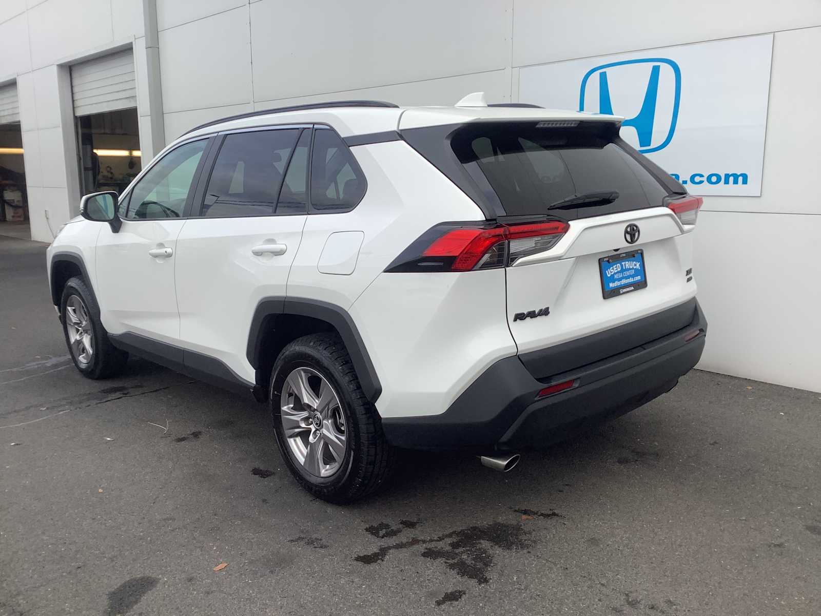 Thumbnail: 2022 Toyota RAV4 - 4