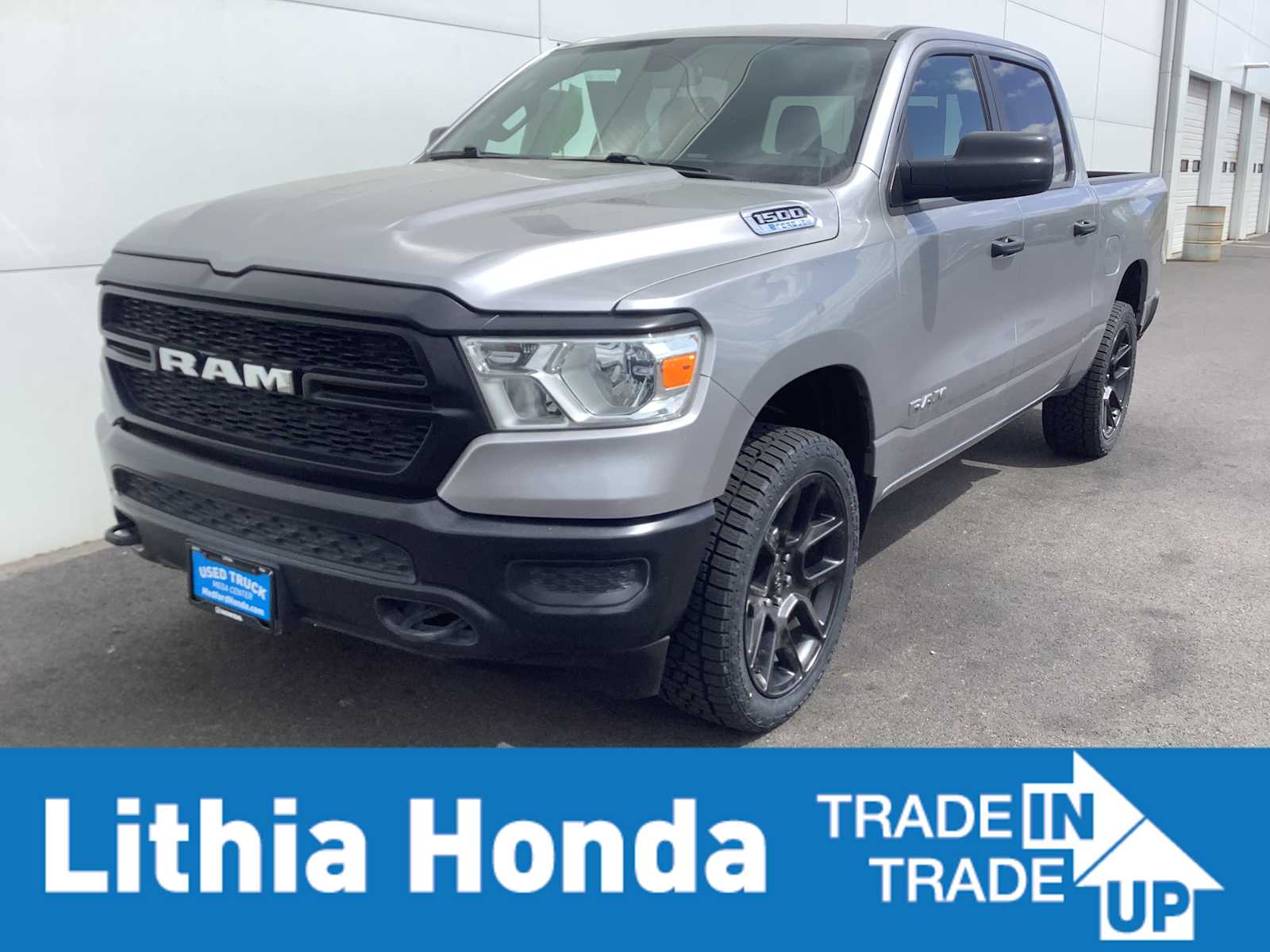 2022 RAM 1500 Tradesman 4x4 Crew Cab 5'7's photo