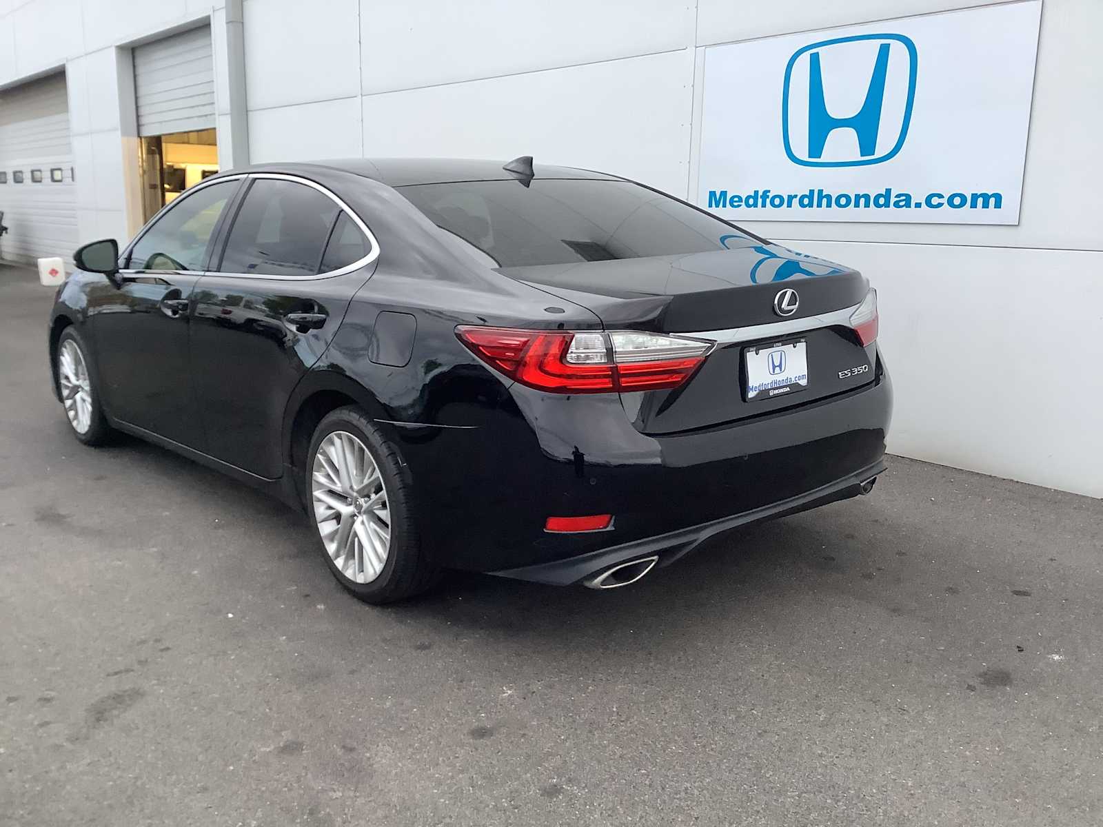 Thumbnail: 2016 Lexus ES - 4