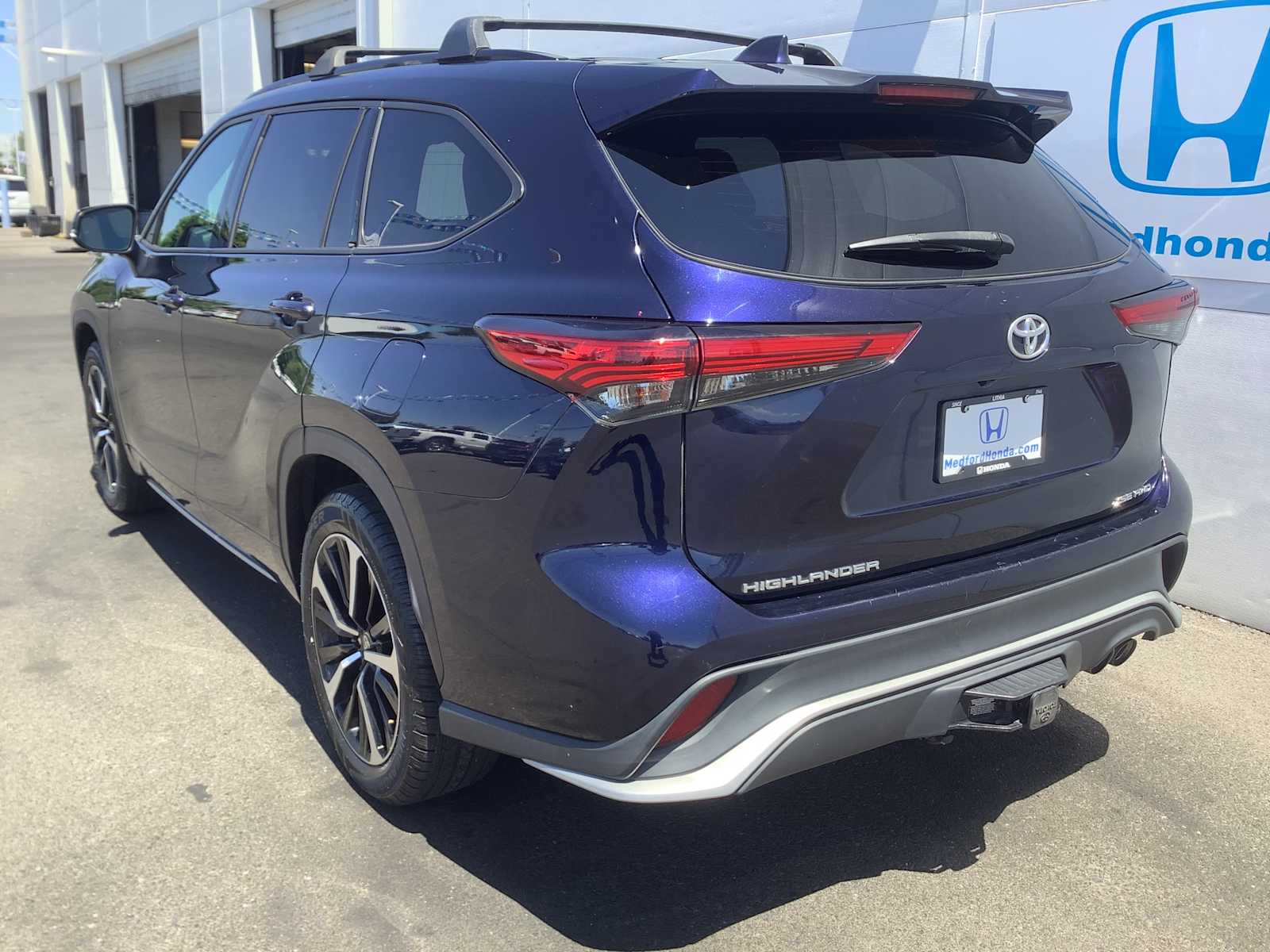 Thumbnail: 2021 Toyota Highlander - 3