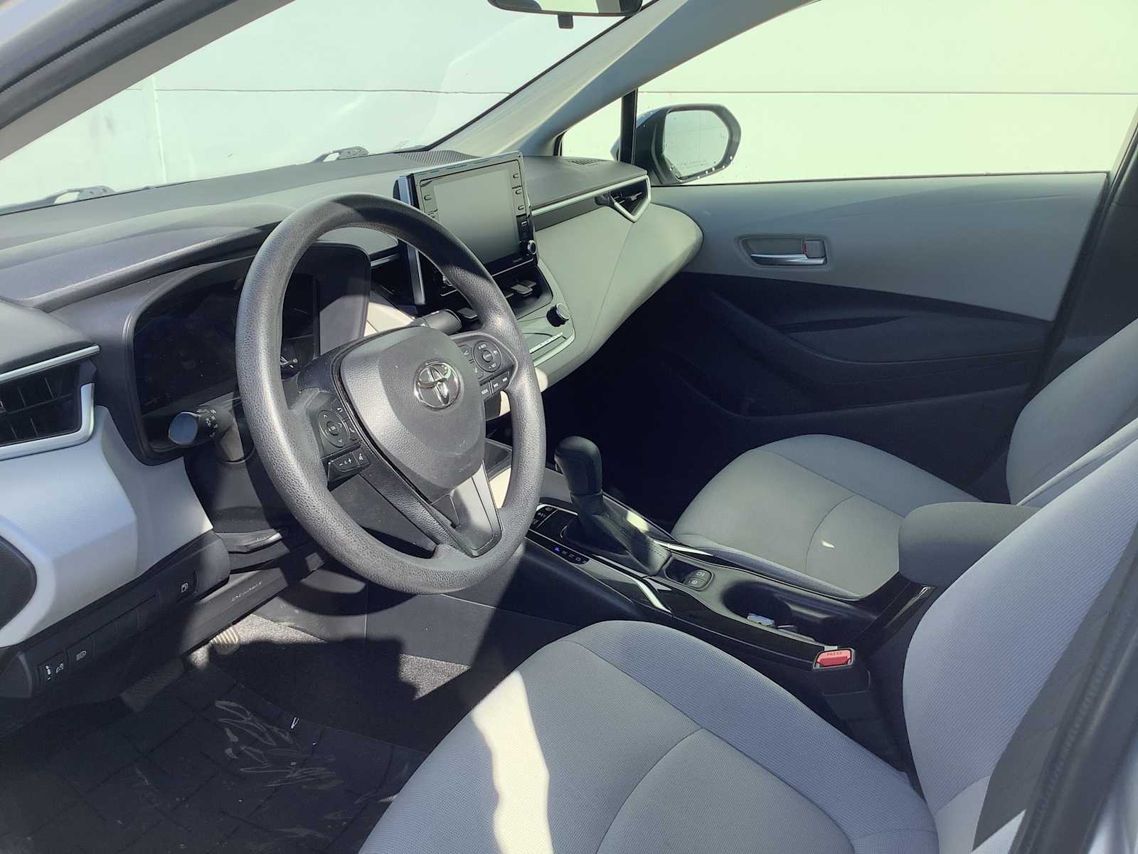 2021 Toyota Corolla Hybrid LE photo 3