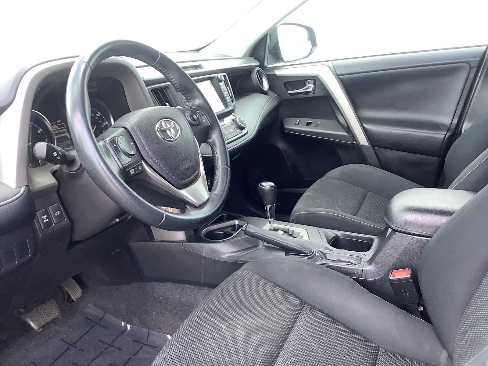 Thumbnail: 2016 Toyota RAV4 - 3