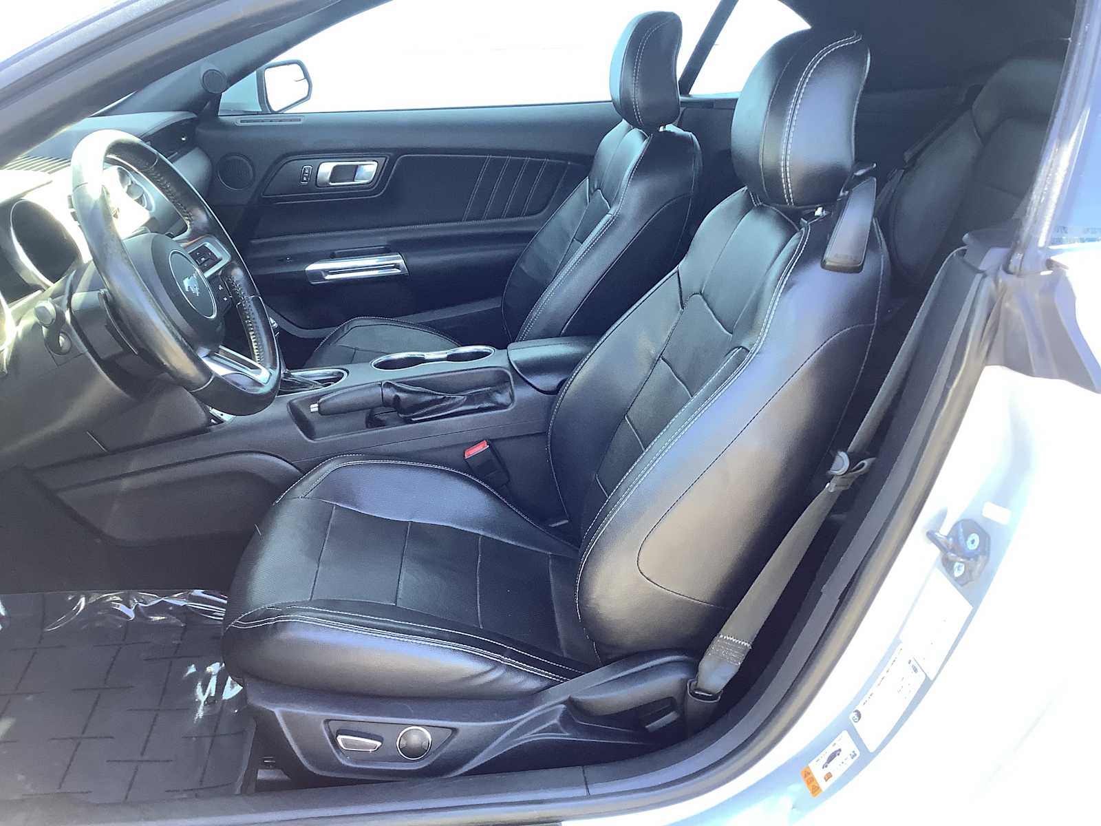 2019 Ford Mustang GT Premium - Photo 11