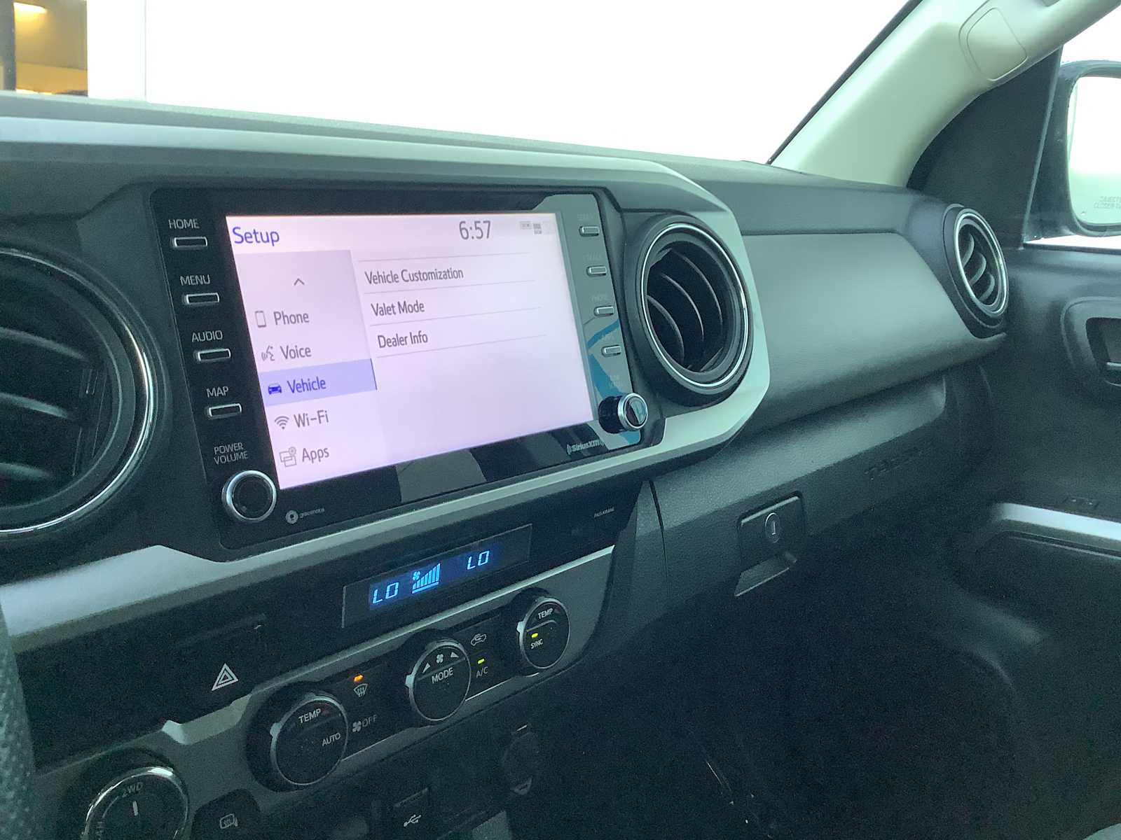 Thumbnail: 2022 Toyota Tacoma - 17