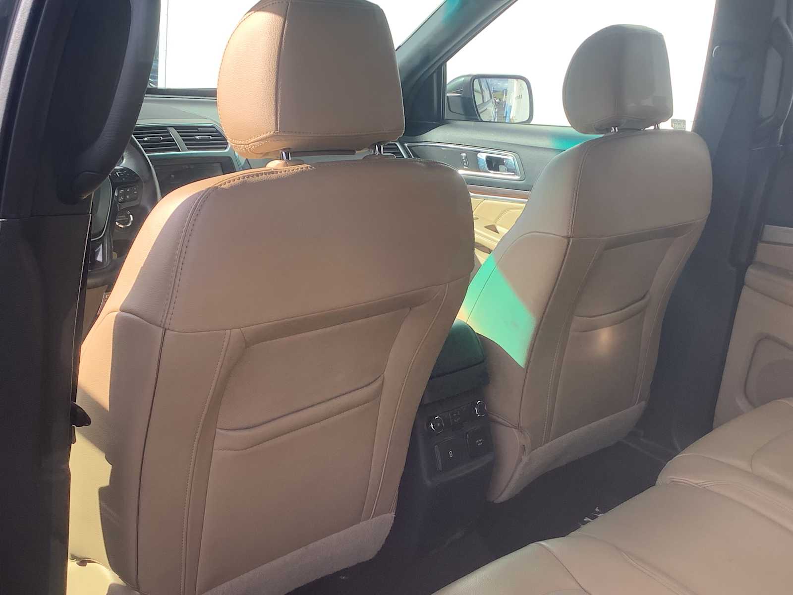 Thumbnail: 2016 Ford Explorer - 12