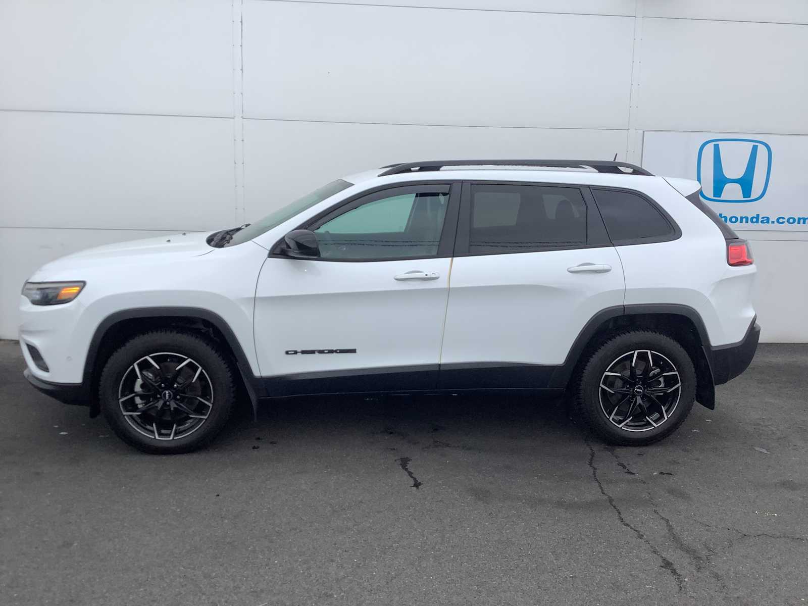 Thumbnail: 2023 Jeep Cherokee - 2