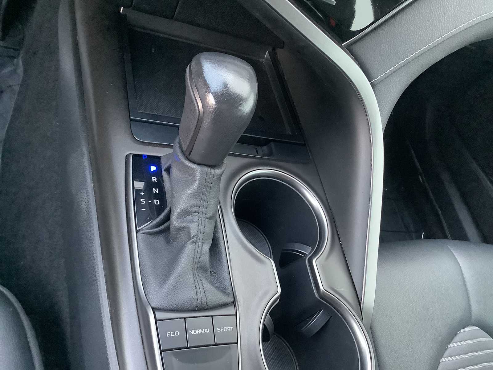 Thumbnail: 2022 Toyota Camry - 18