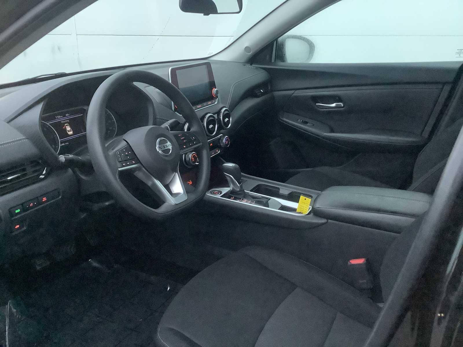 2023 Nissan Sentra SV photo 3