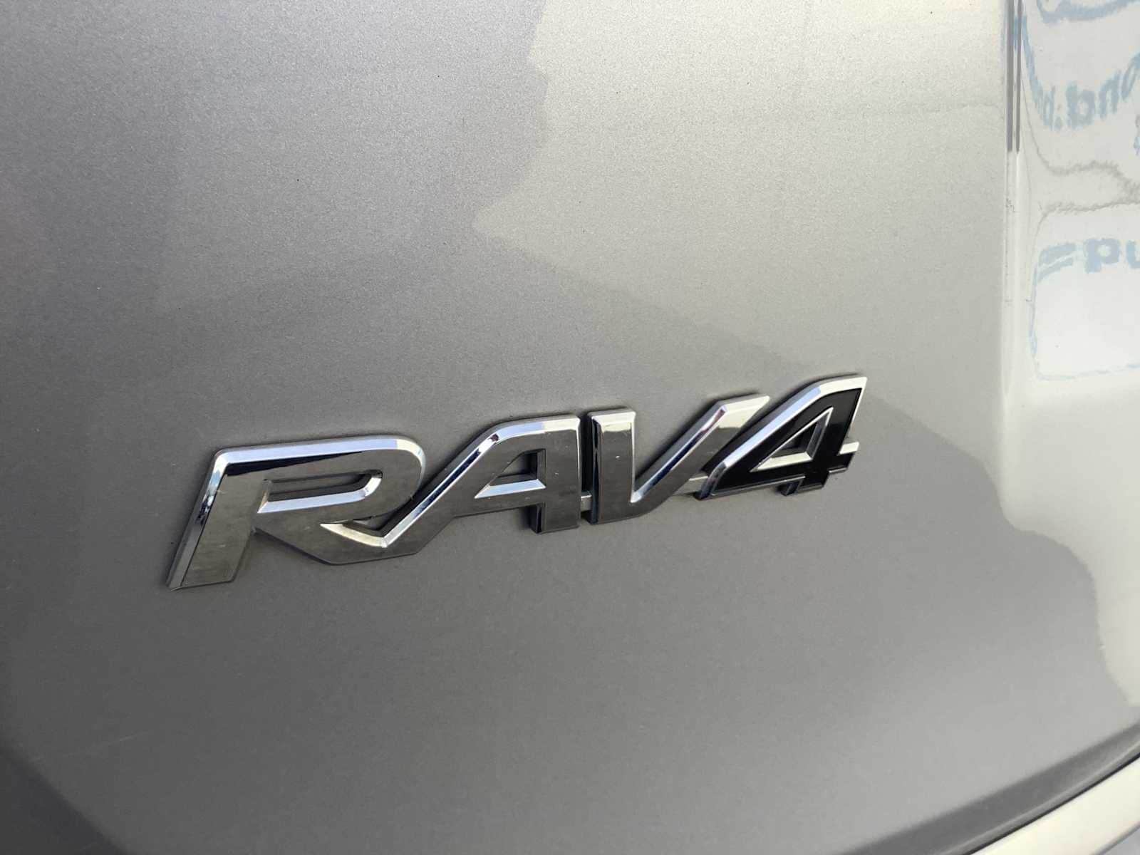 Thumbnail: 2018 Toyota RAV4 - 7