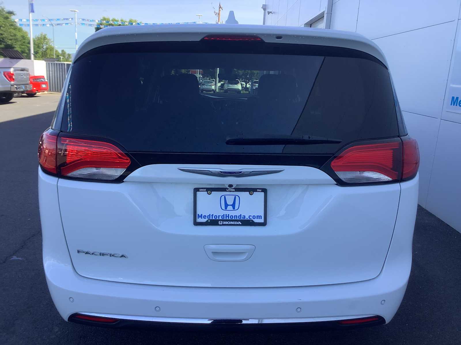 Thumbnail: 2019 Chrysler Pacifica - 4