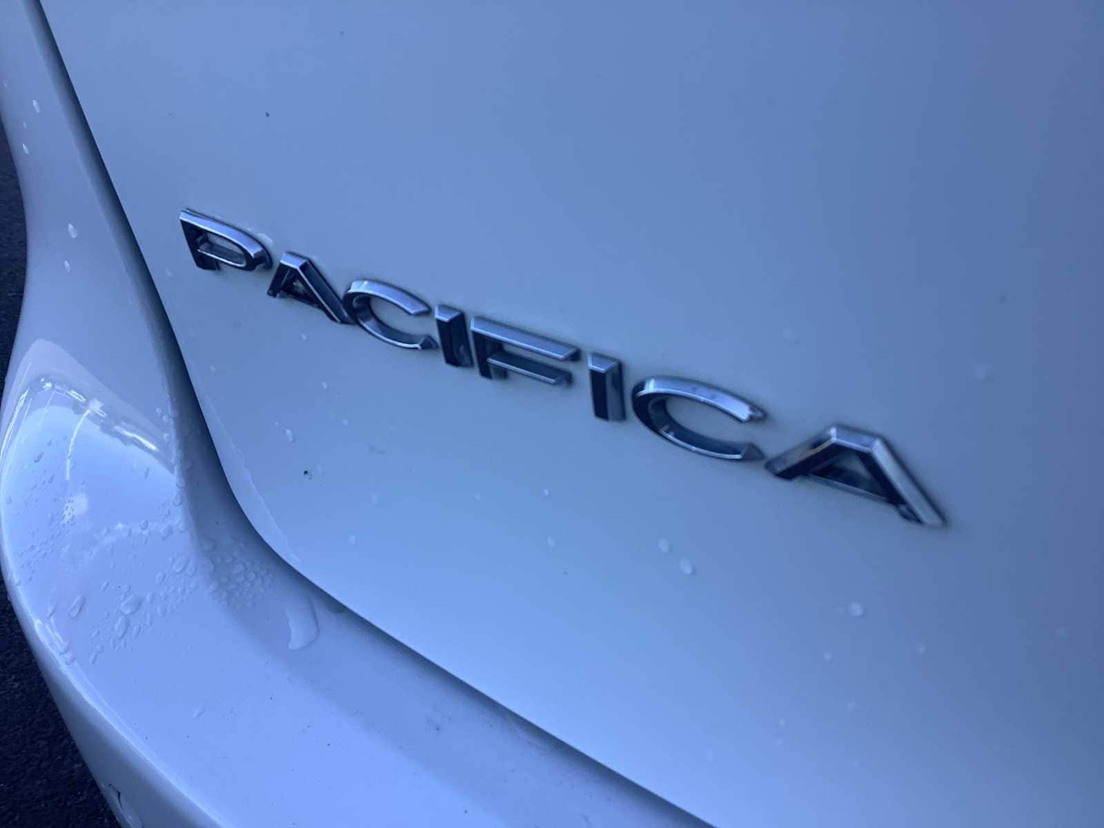 Thumbnail: 2019 Chrysler Pacifica - 5