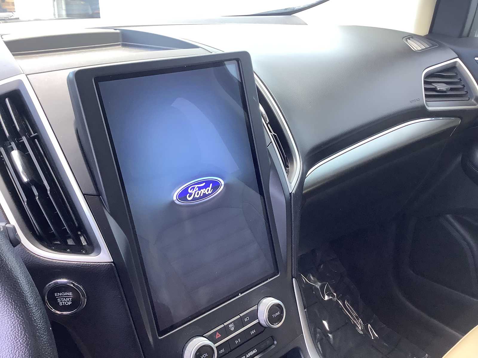 Thumbnail: 2022 Ford Edge - 17