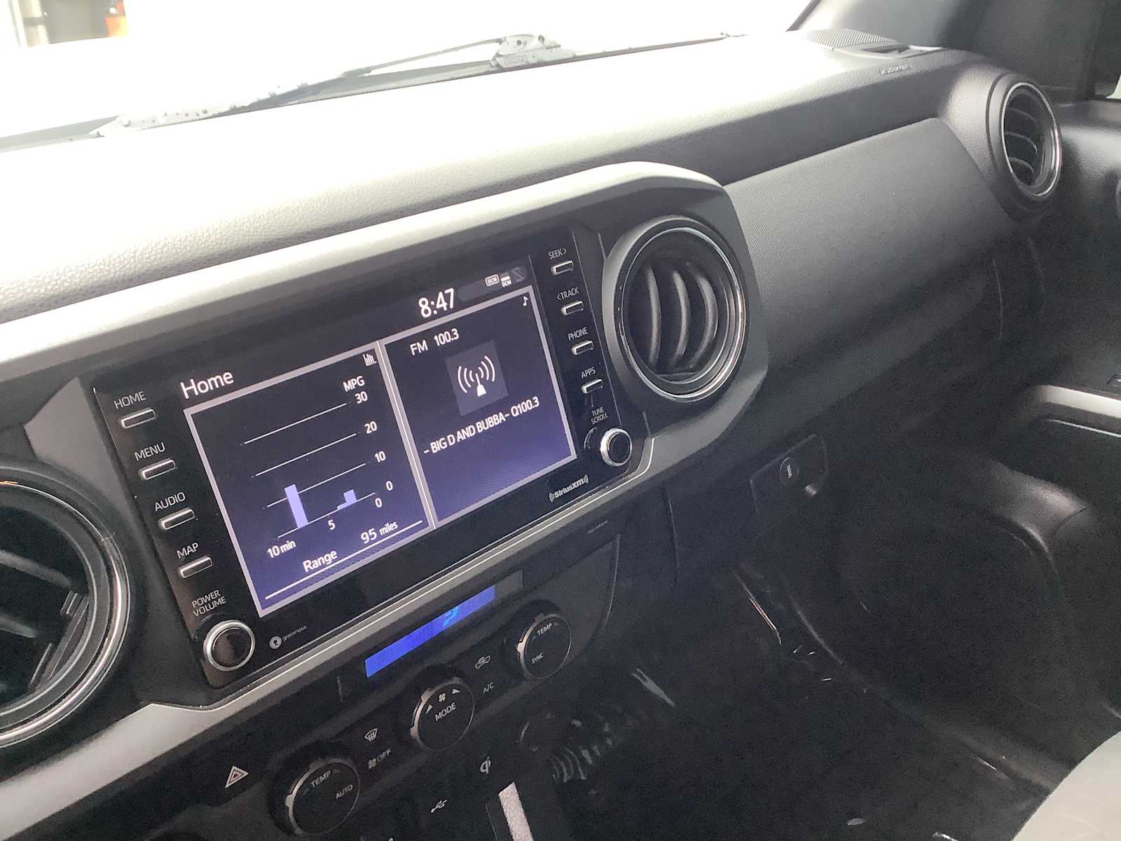 Thumbnail: 2021 Toyota Tacoma - 17