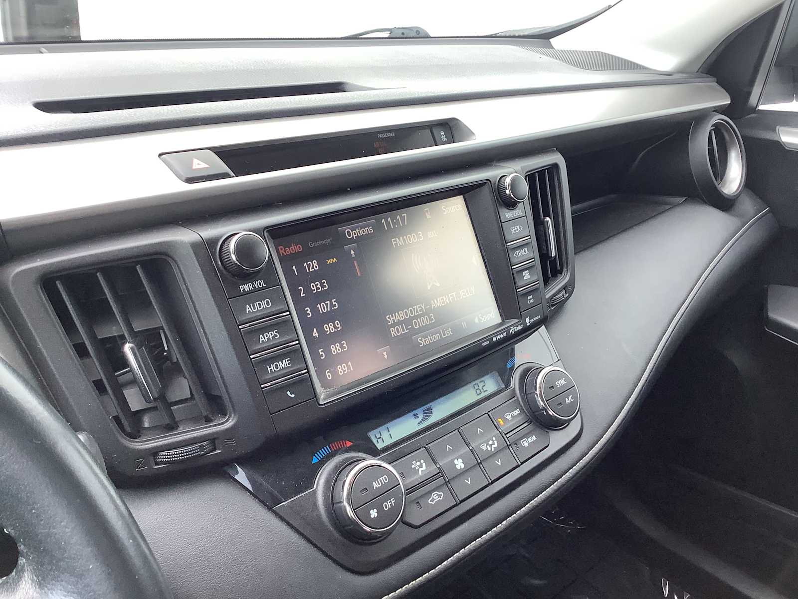 Thumbnail: 2016 Toyota RAV4 - 17
