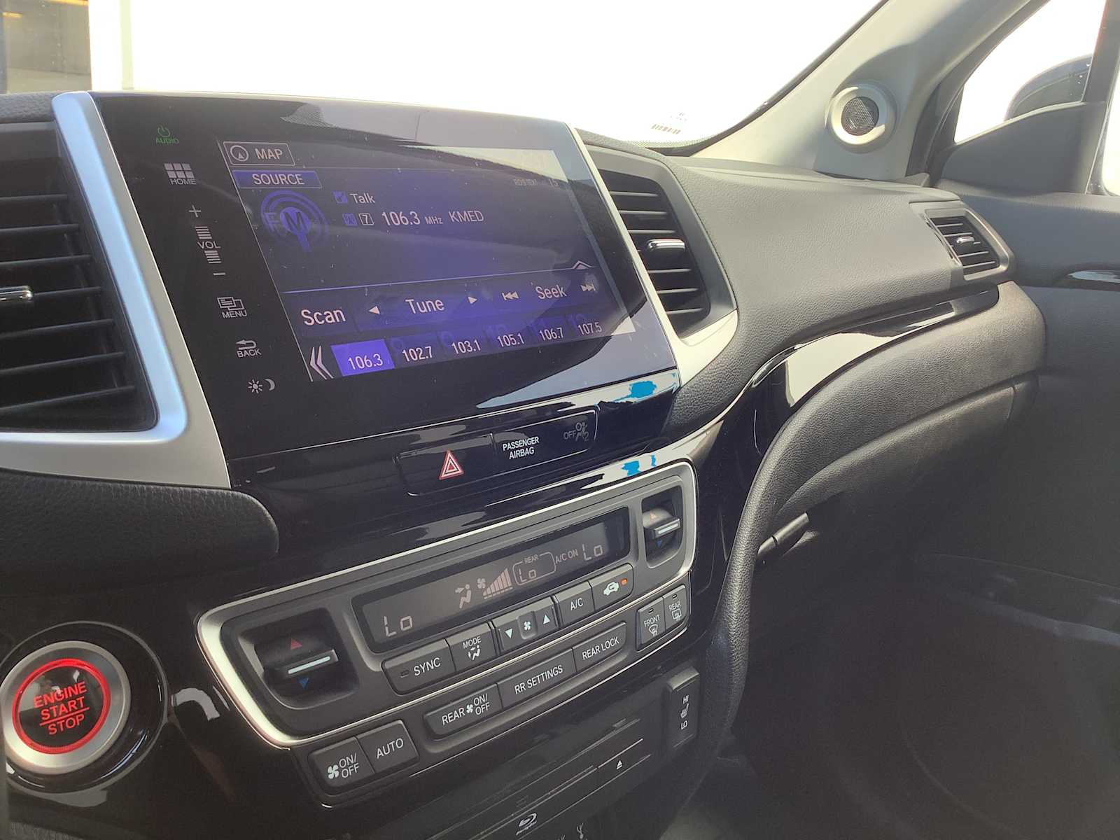 Thumbnail: 2016 Honda Pilot - 17