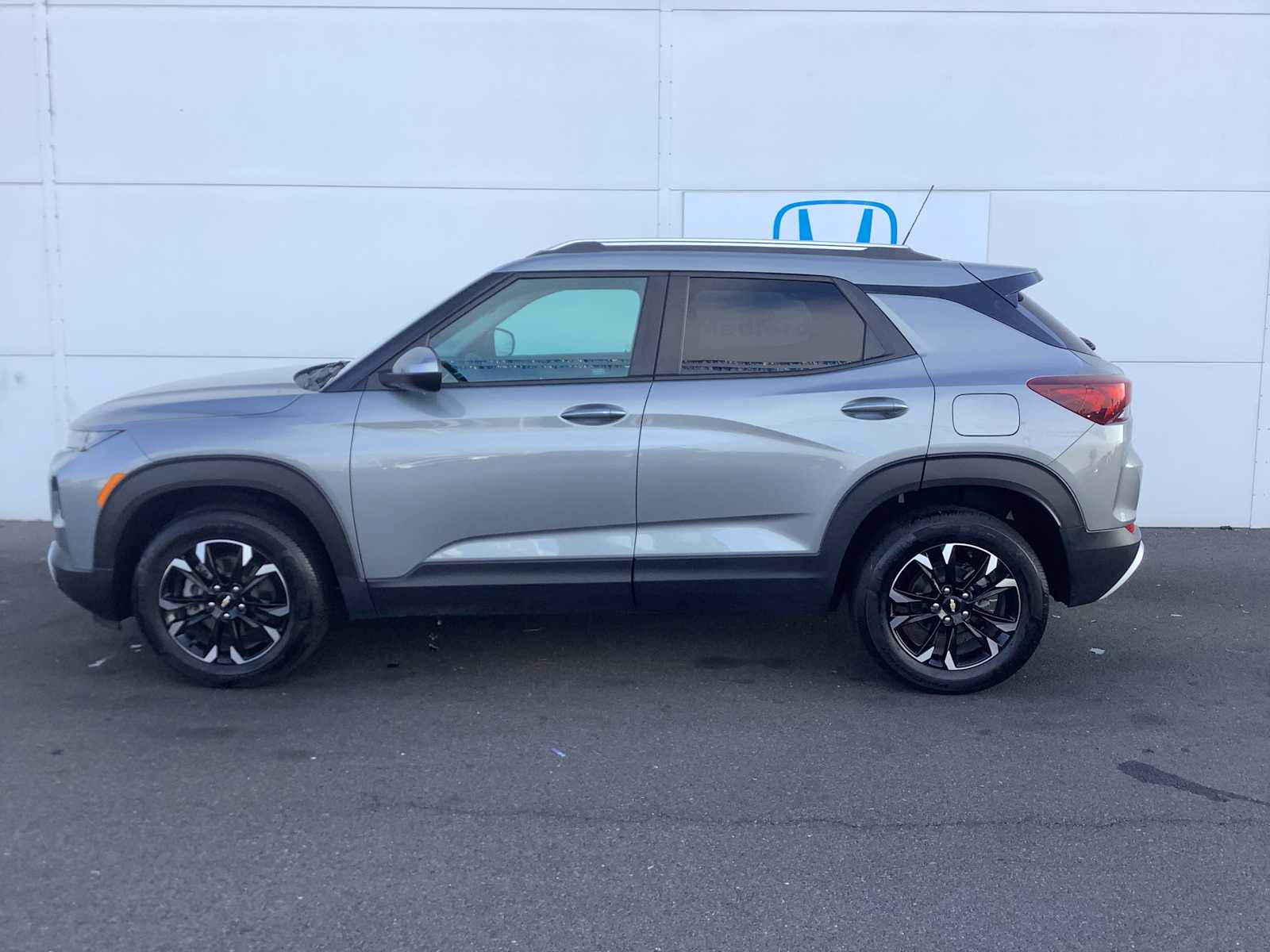 Thumbnail: 2023 Chevrolet TrailBlazer - 2