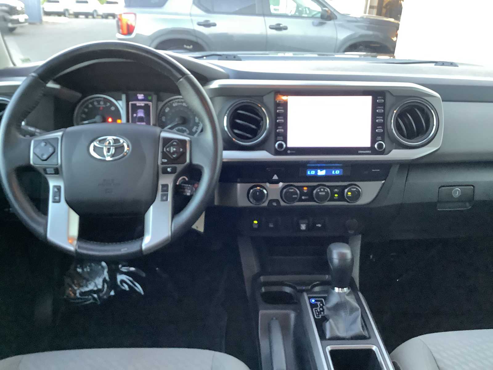 Thumbnail: 2022 Toyota Tacoma - 10