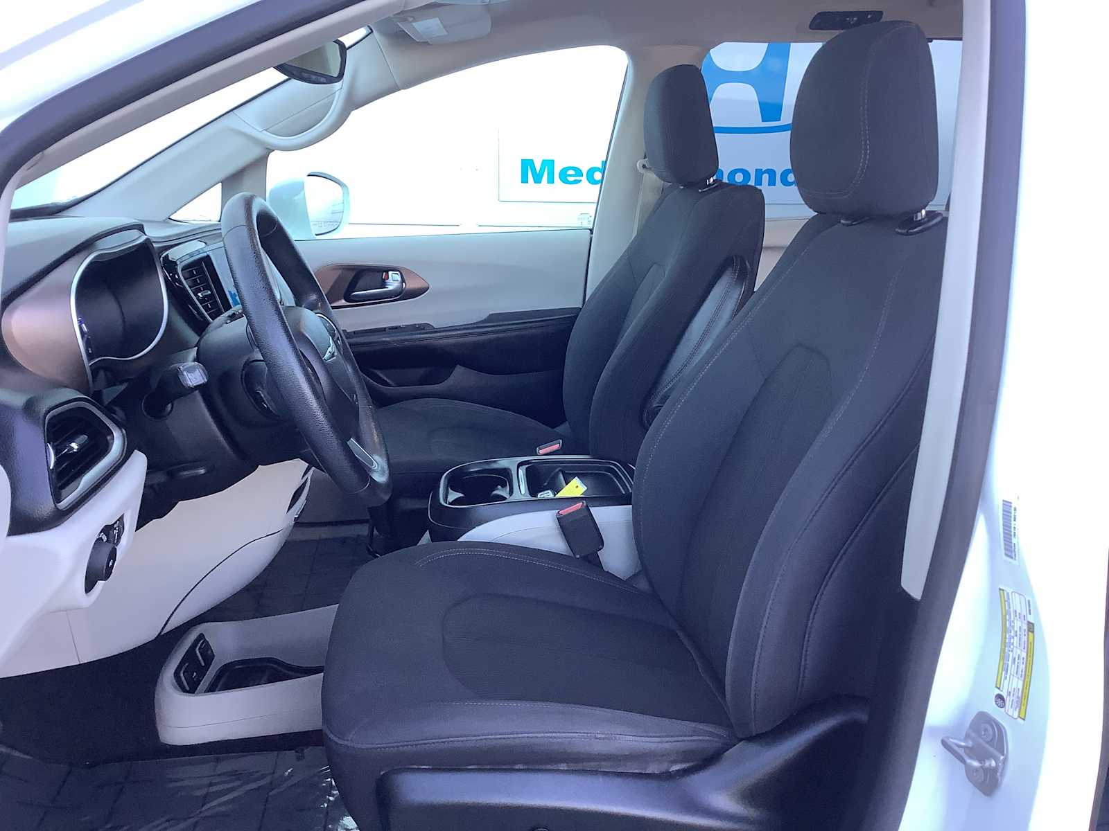 Thumbnail: 2019 Chrysler Pacifica - 10