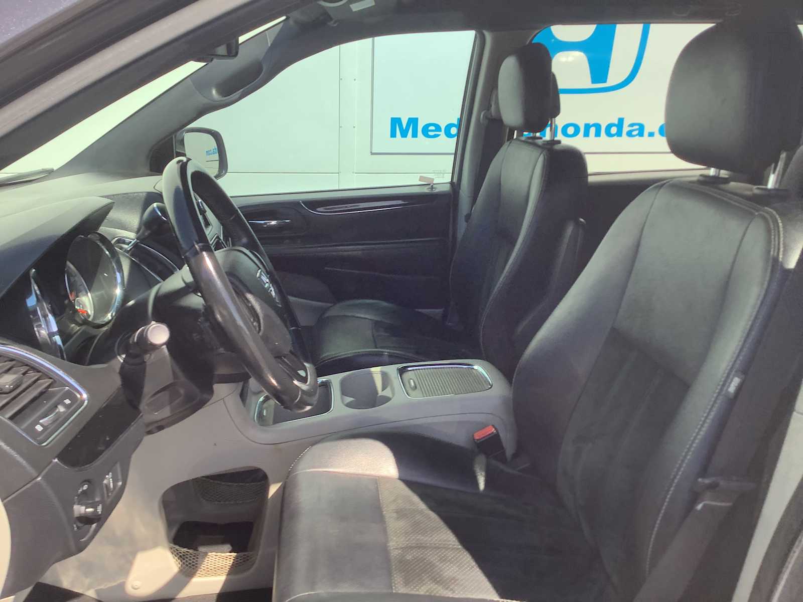 Used 2017 Dodge Grand Caravan SXT with VIN 2C4RDGCG9HR561165 for sale in Medford, OR