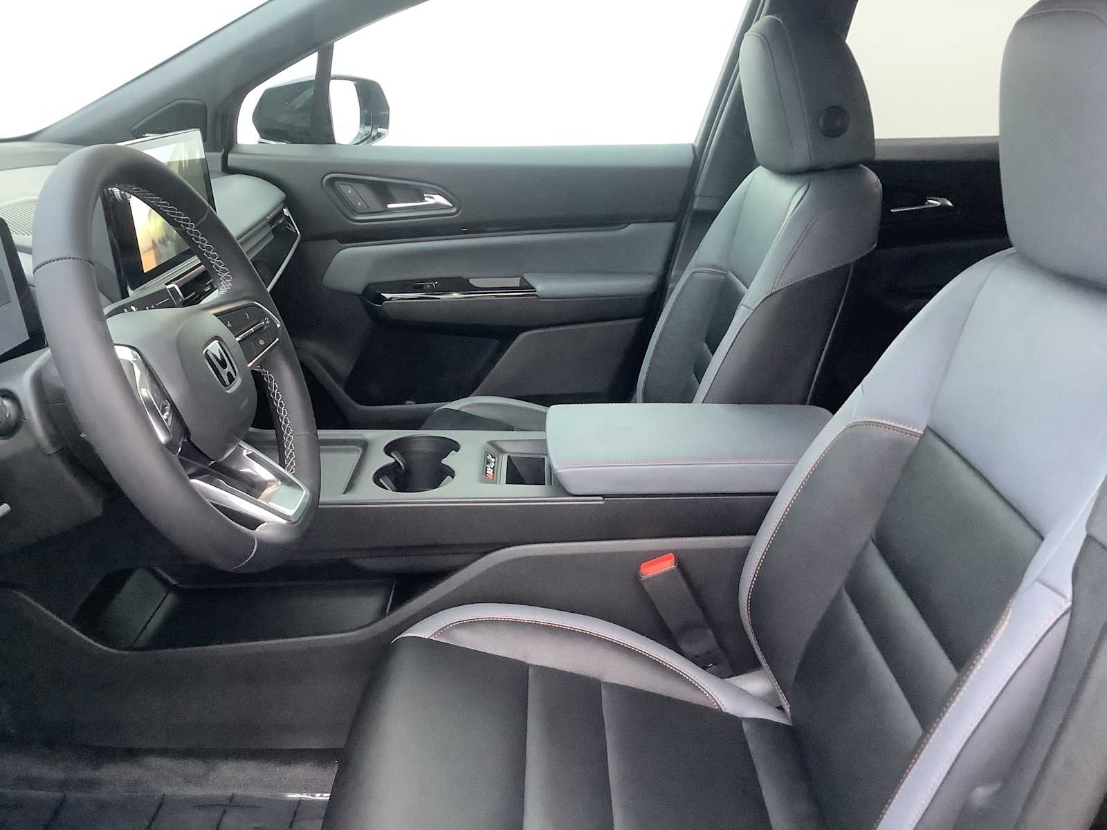 2026 Honda Prologue Touring photo 2