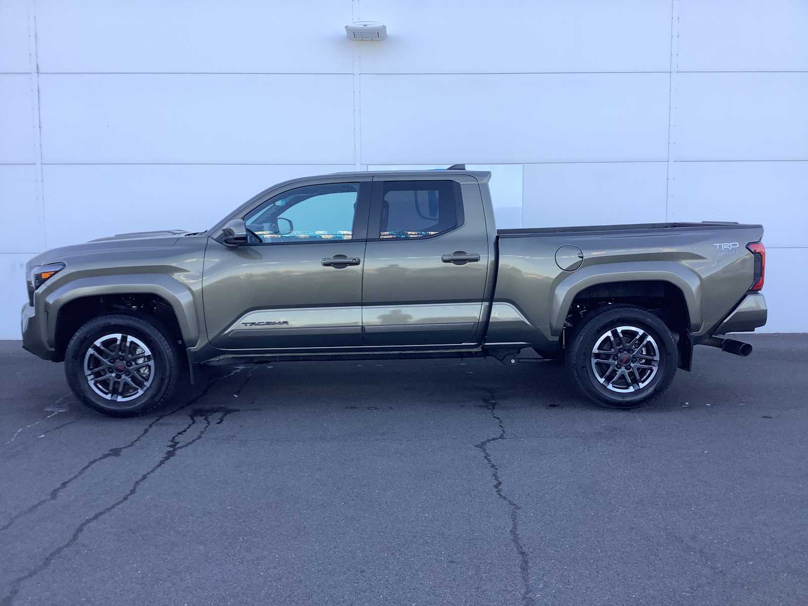 2024 Toyota Tacoma TRD Sport photo 2