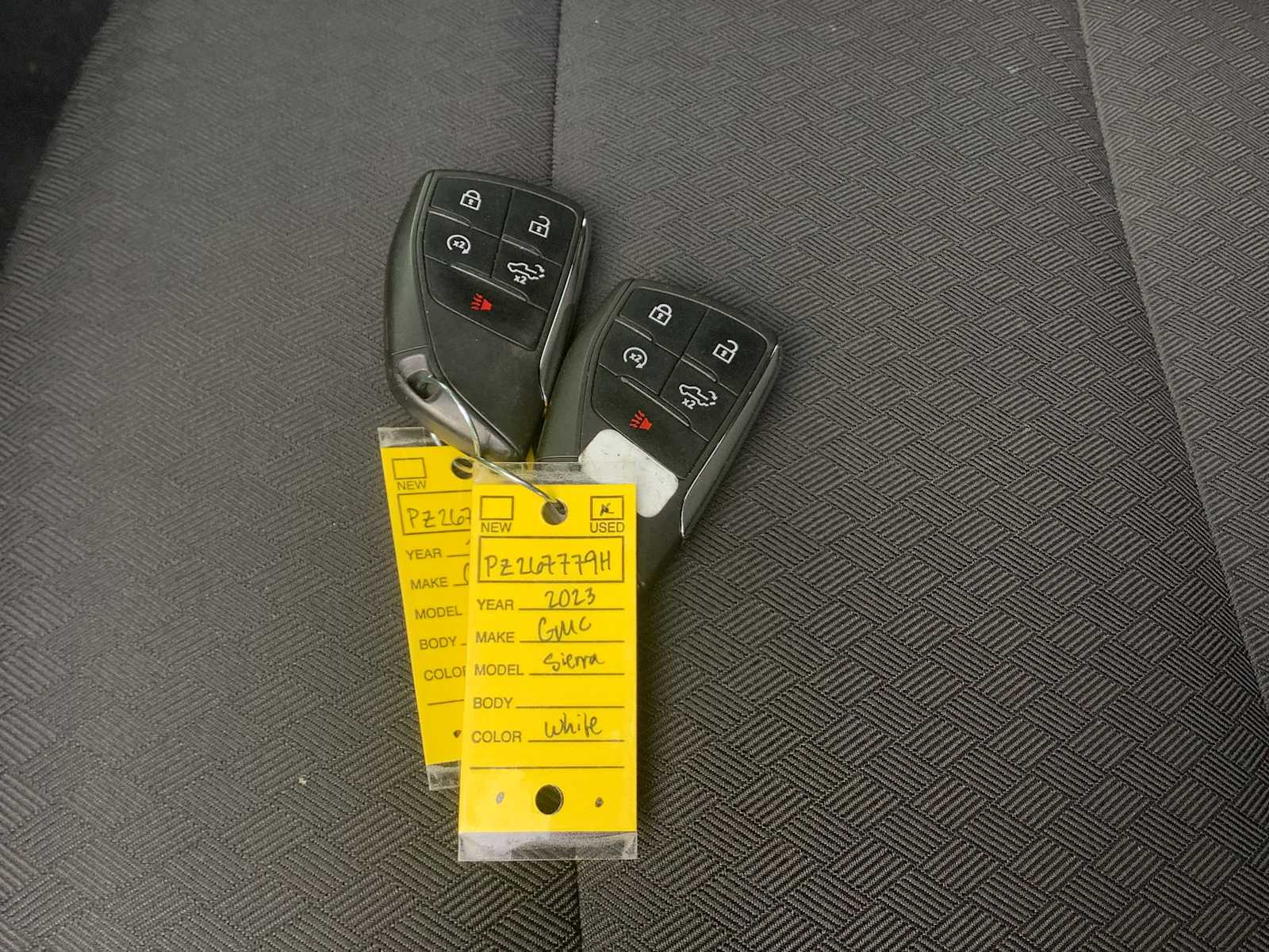 Thumbnail: 2023 GMC Sierra 1500 - 20