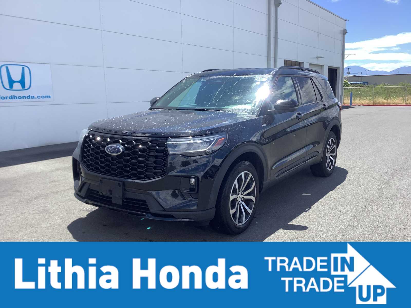 2025 Ford Explorer ST-LINE 4WD (PL535)'s photo