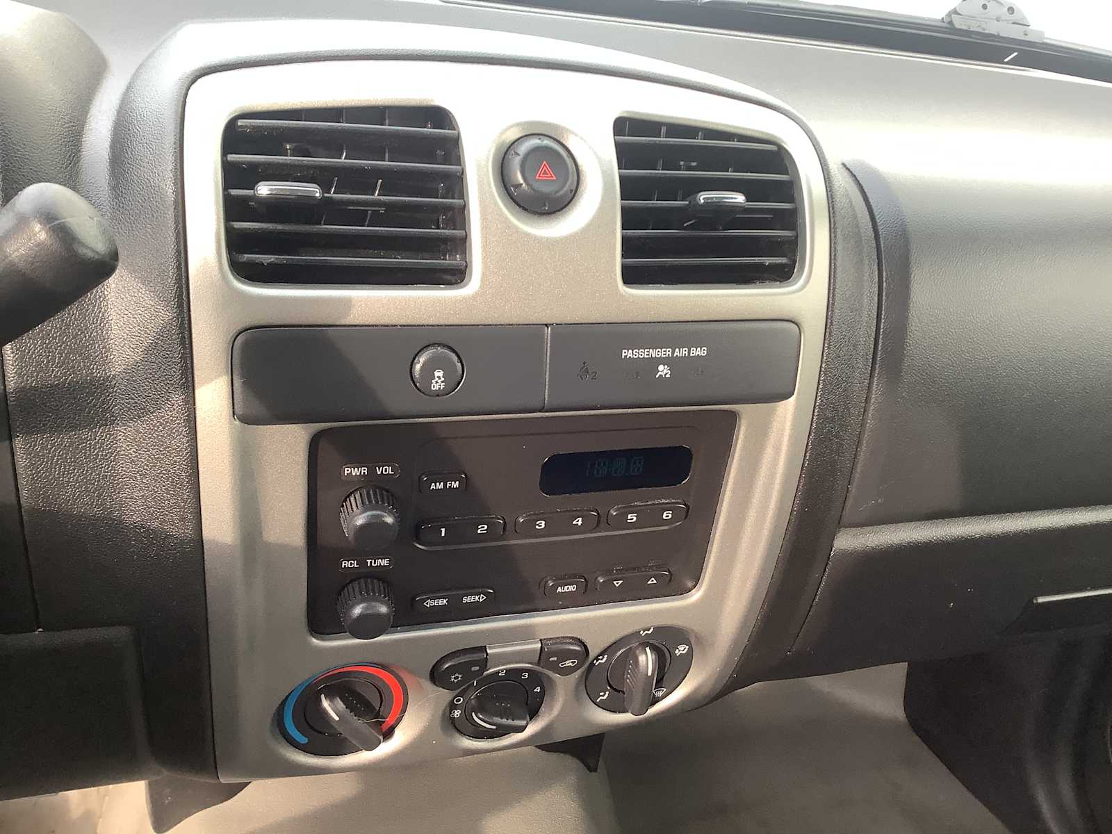 Thumbnail: 2012 Chevrolet Colorado - 16