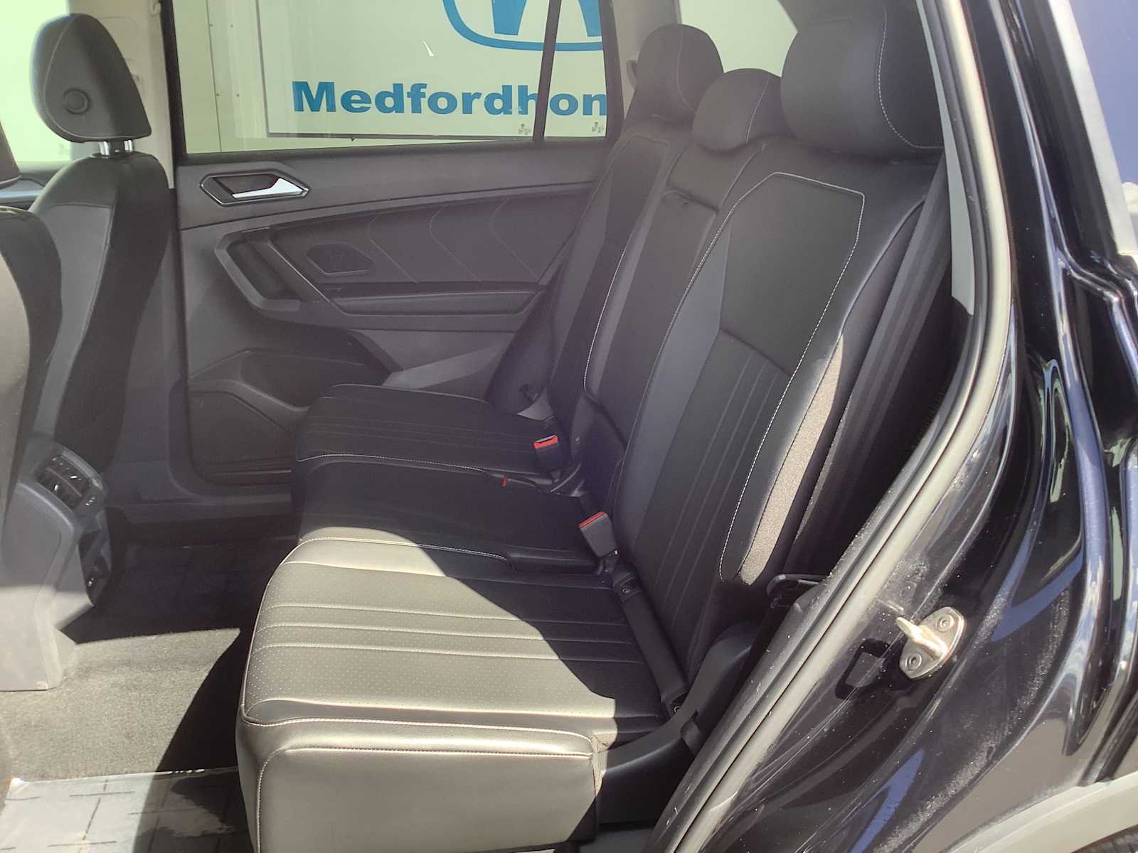 Thumbnail: 2022 Volkswagen Tiguan - 13