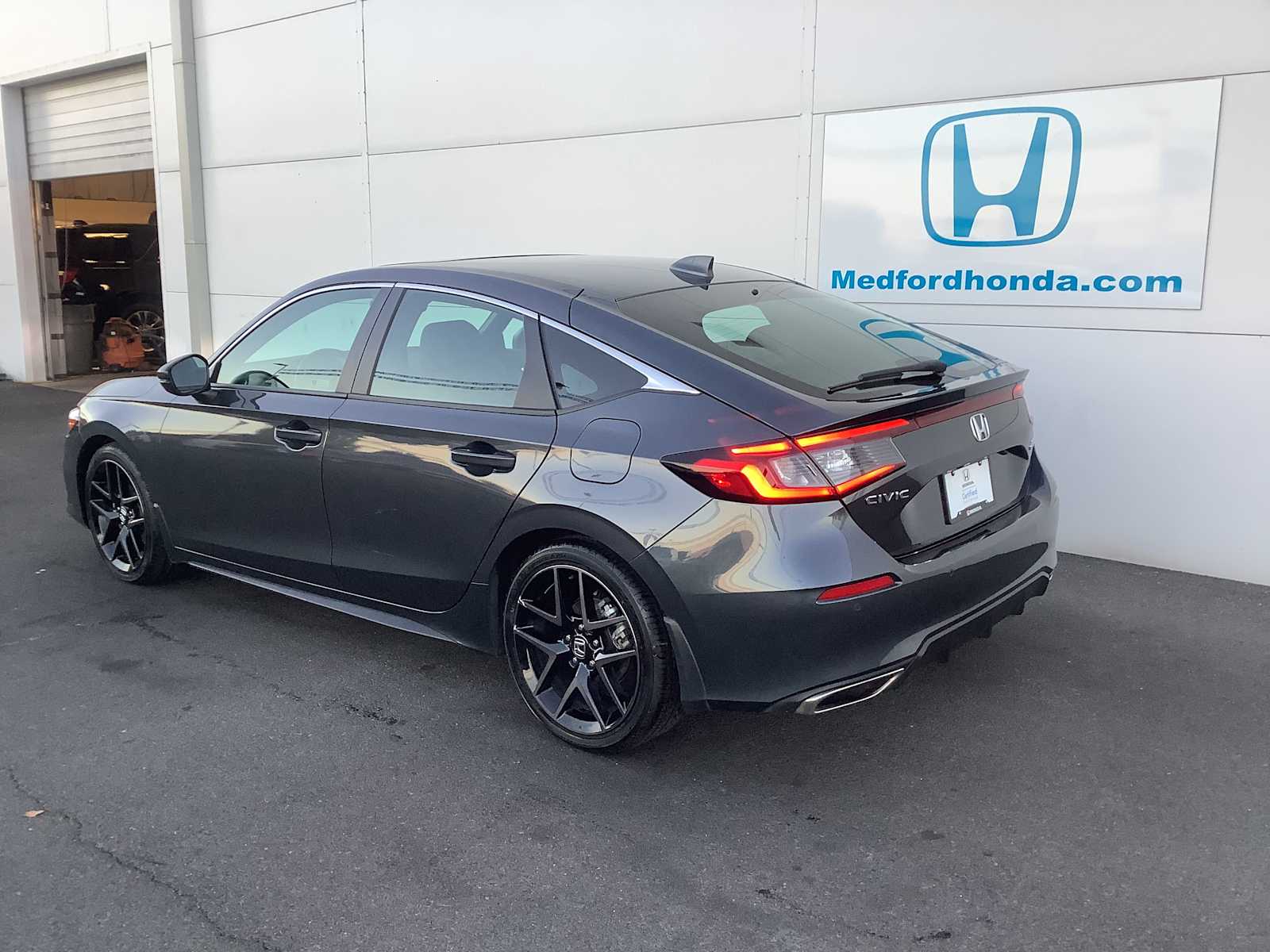 2024 Honda Civic Hatchback Sport Touring - Photo 4