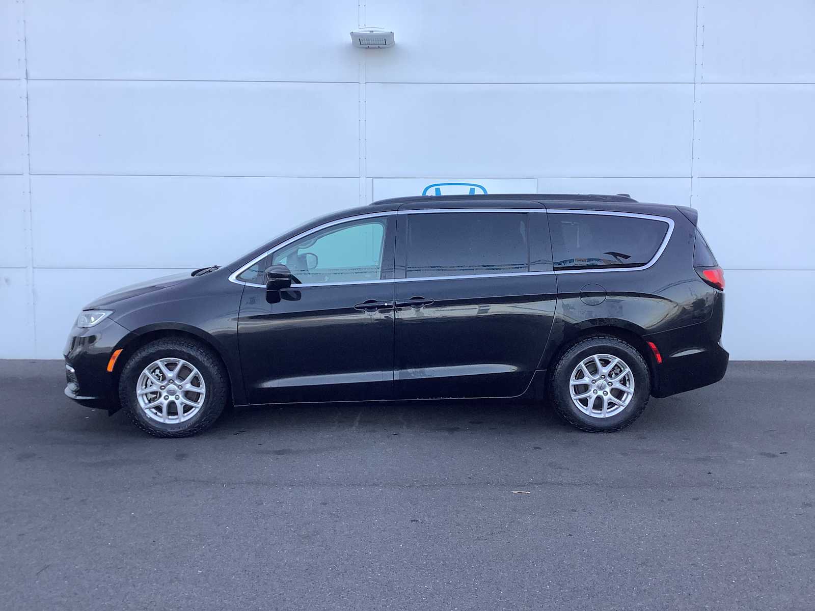 Thumbnail: 2022 Chrysler Pacifica - 2