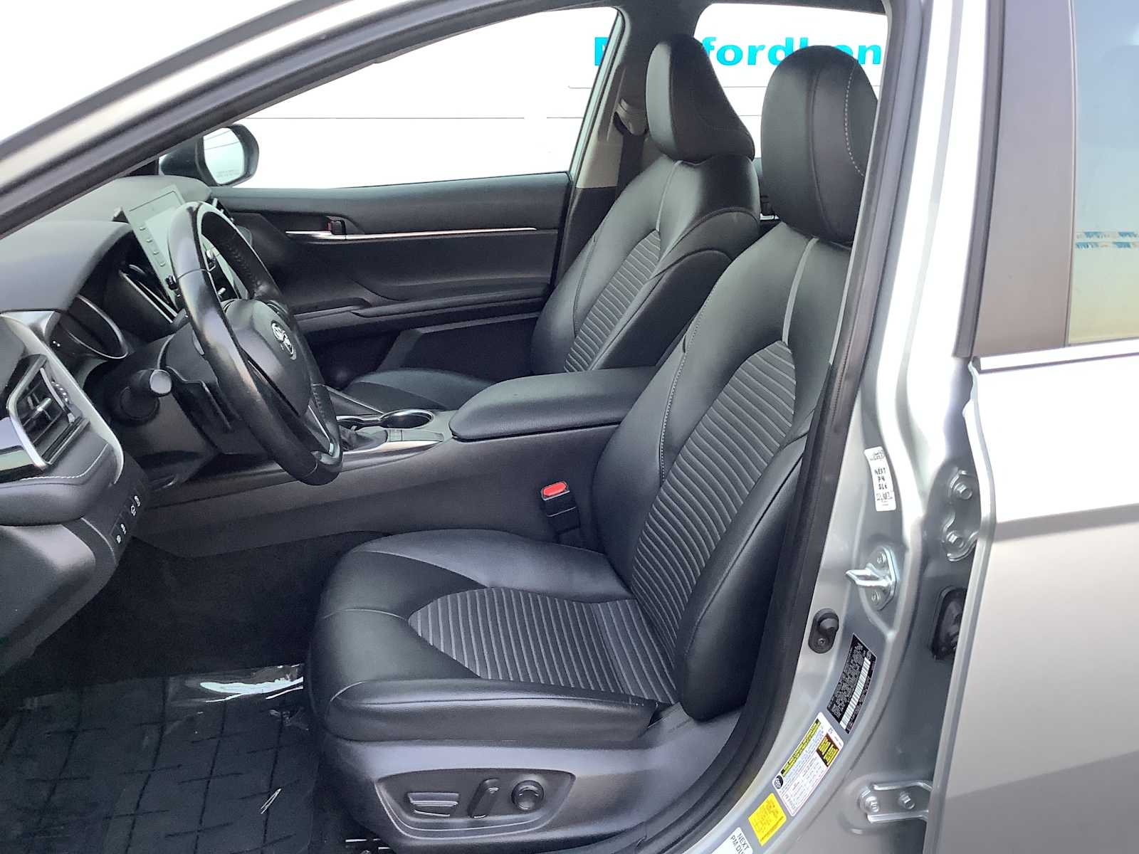 Thumbnail: 2022 Toyota Camry - 11