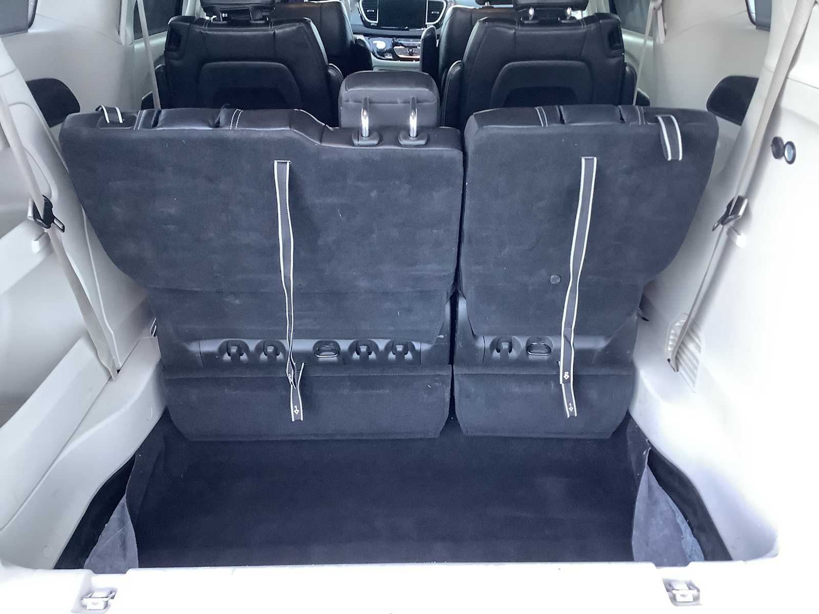 Thumbnail: 2022 Chrysler Pacifica - 14