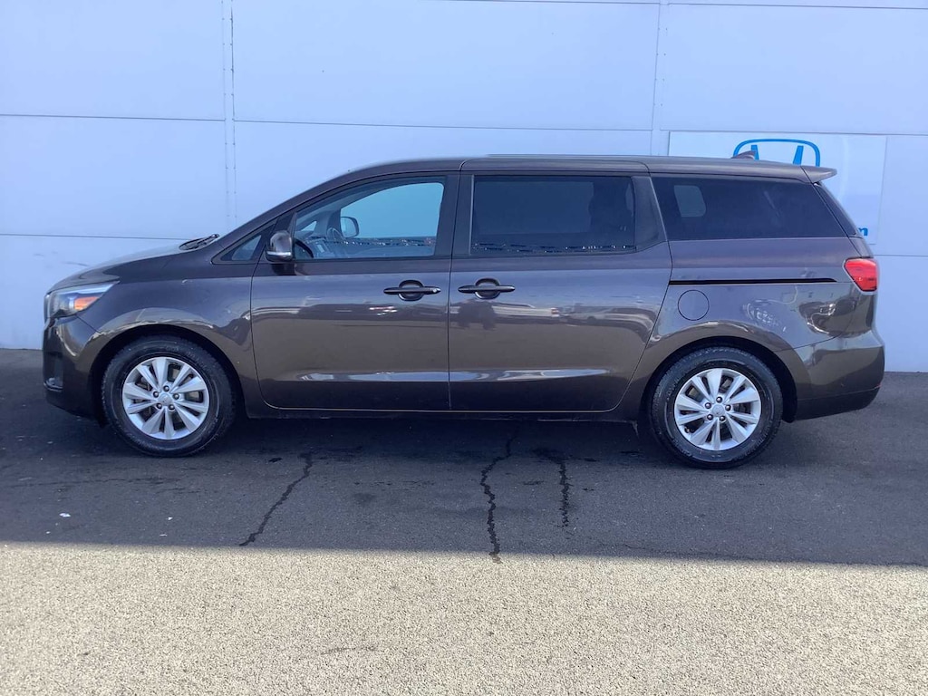 Used 2017 Kia Sedona LX Van Passenger Van