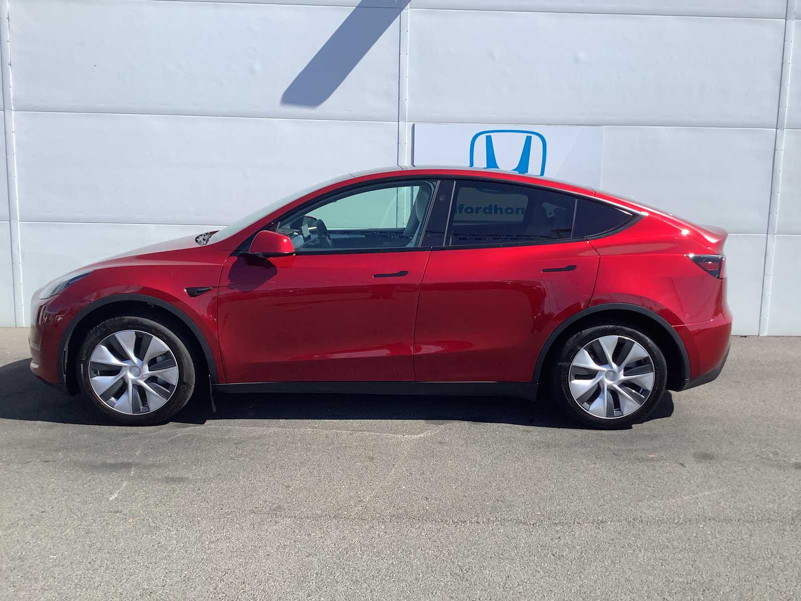 Used 2024 Tesla Model Y Long Range with VIN 7SAYGDED3RF018365 for sale in Medford, OR