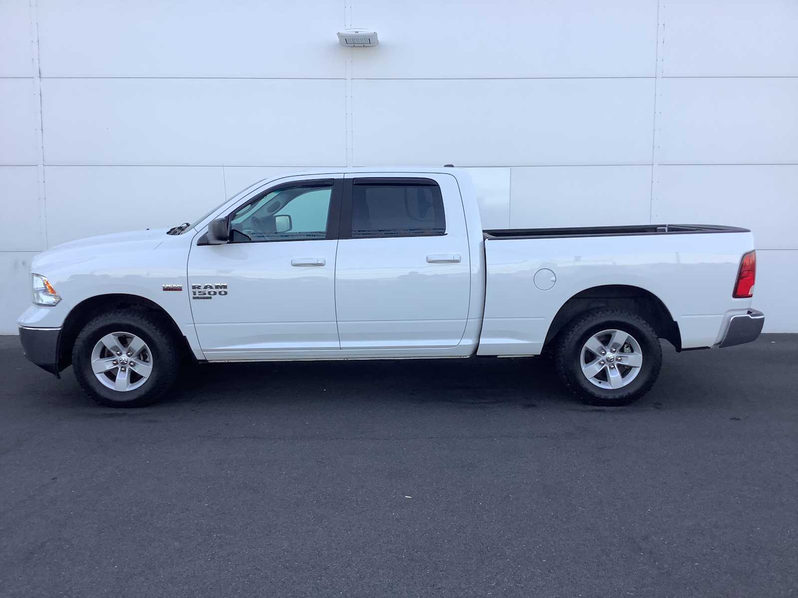 Thumbnail: 2020 RAM 1500 Classic - 2