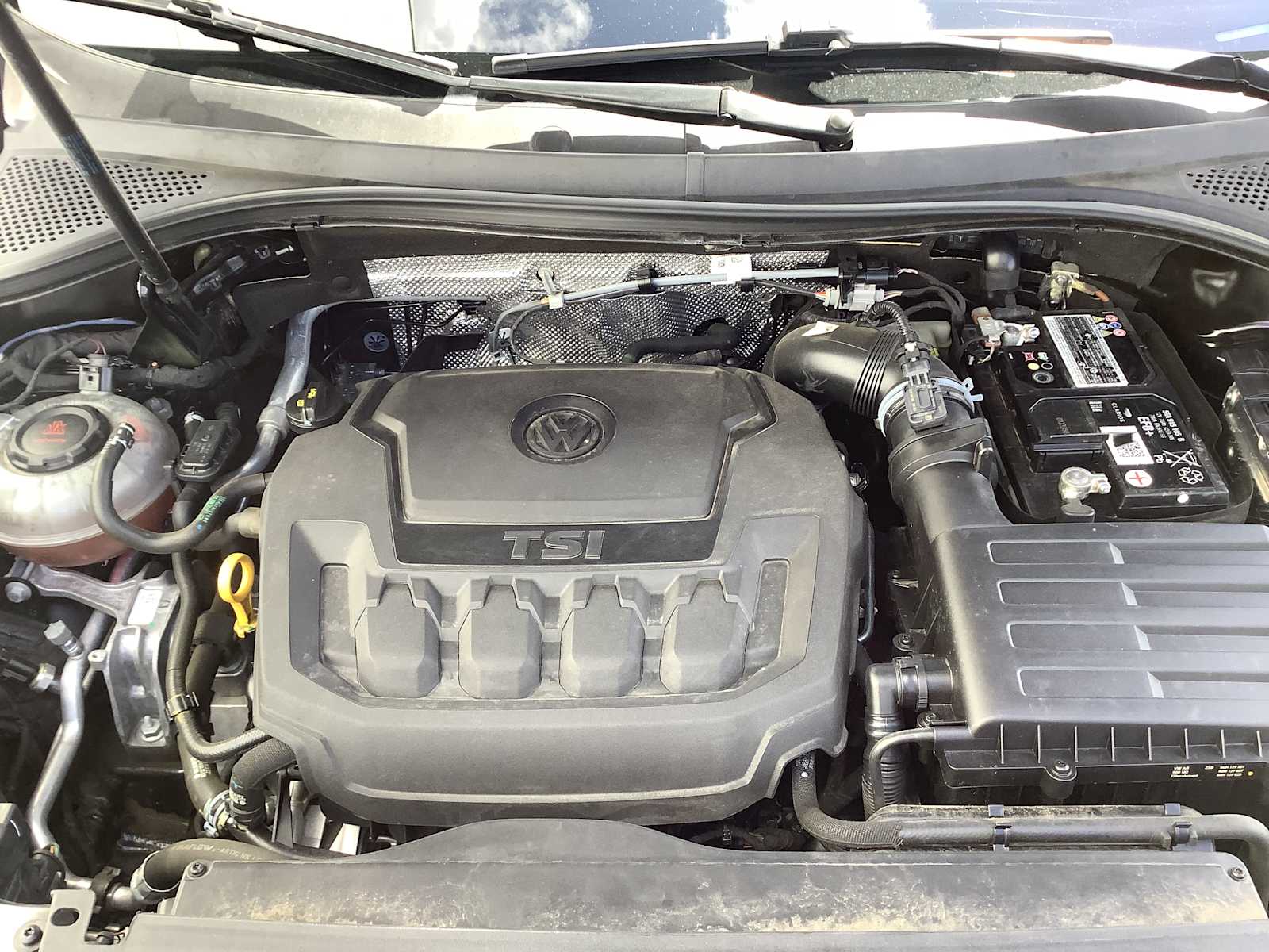 Thumbnail: 2022 Volkswagen Tiguan - 8