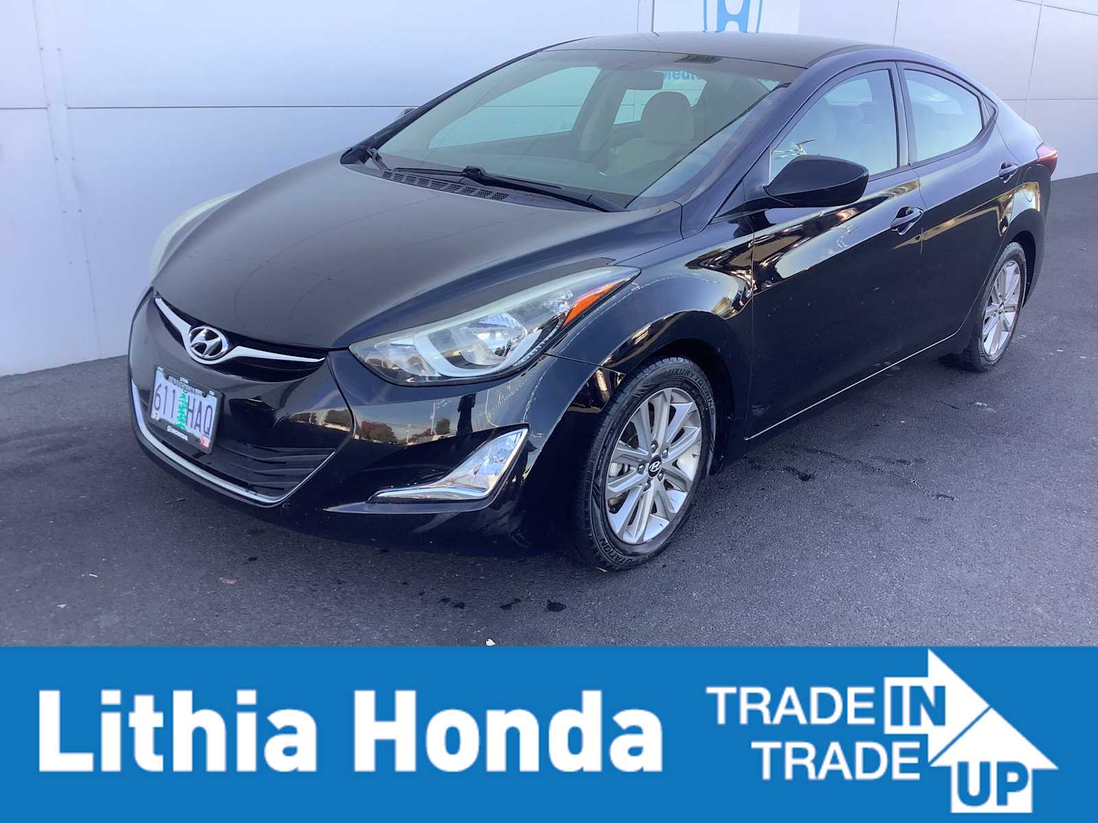 Used 2014 Hyundai Elantra SE with VIN 5NPDH4AEXEH458053 for sale in Medford, OR