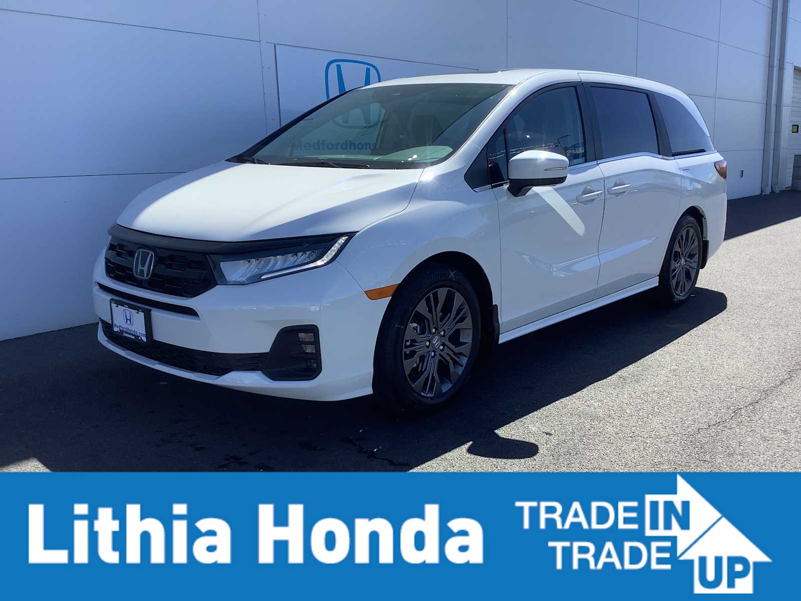 2026 Honda Odyssey Touring's photo