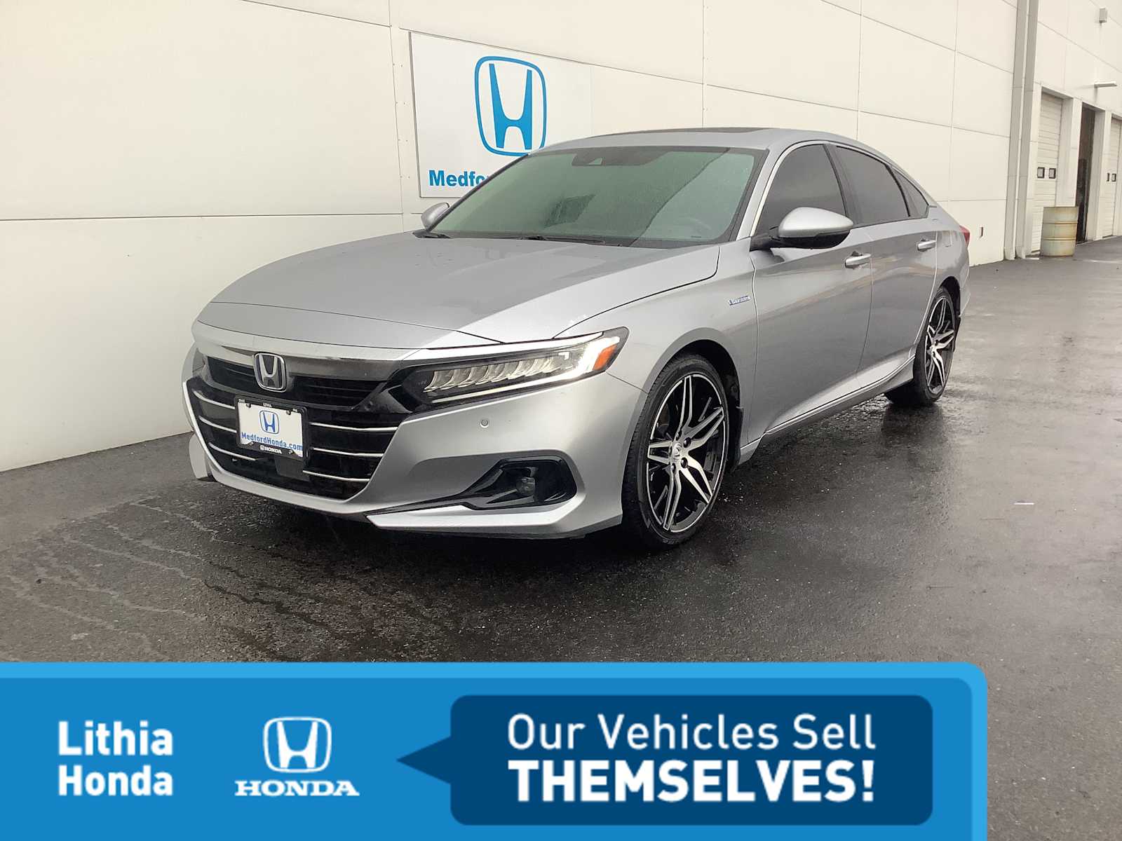 2022 Honda Accord Hybrid Touring's photo