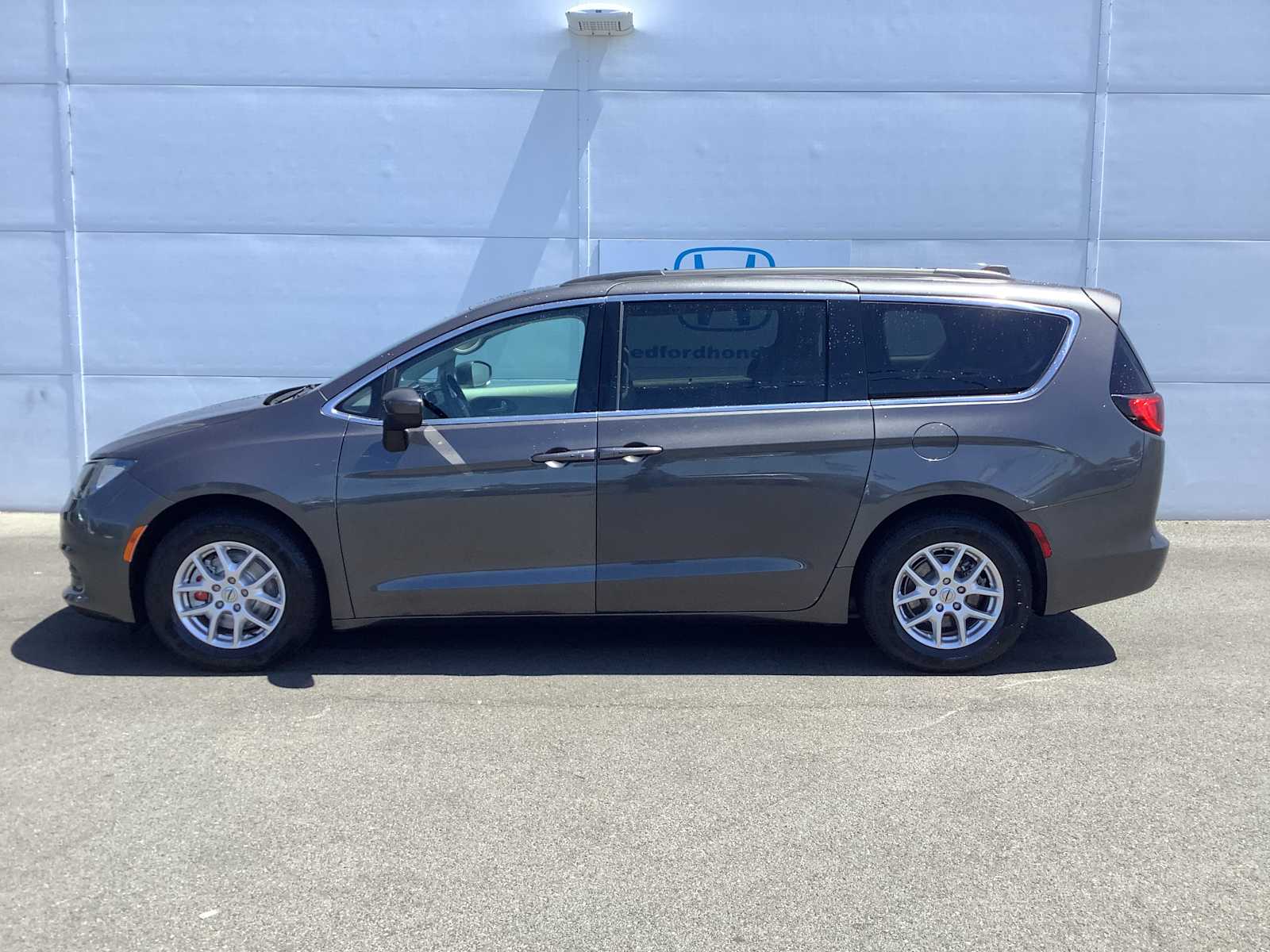 Thumbnail: 2021 Chrysler Voyager - 2